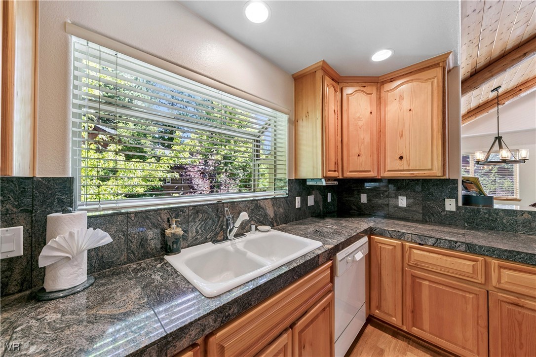 928 Northwood Boulevard 9