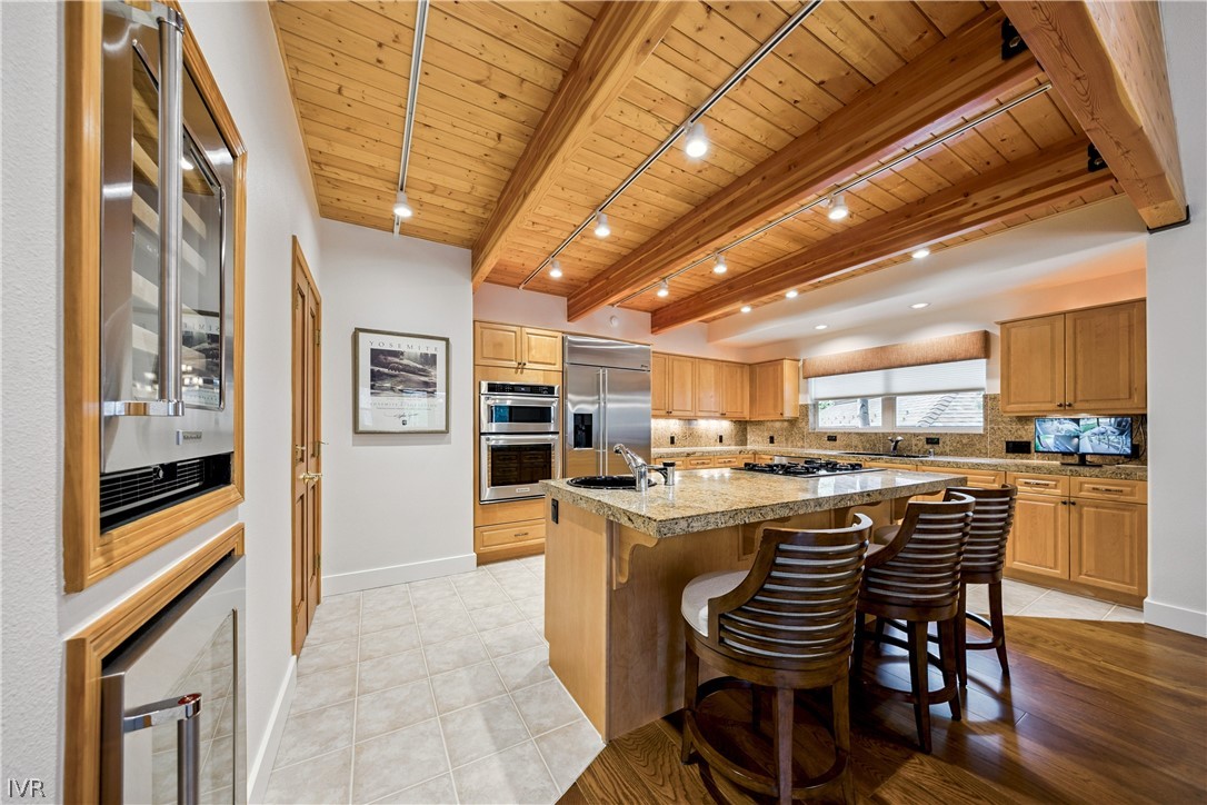 856 Lake Country Drive
