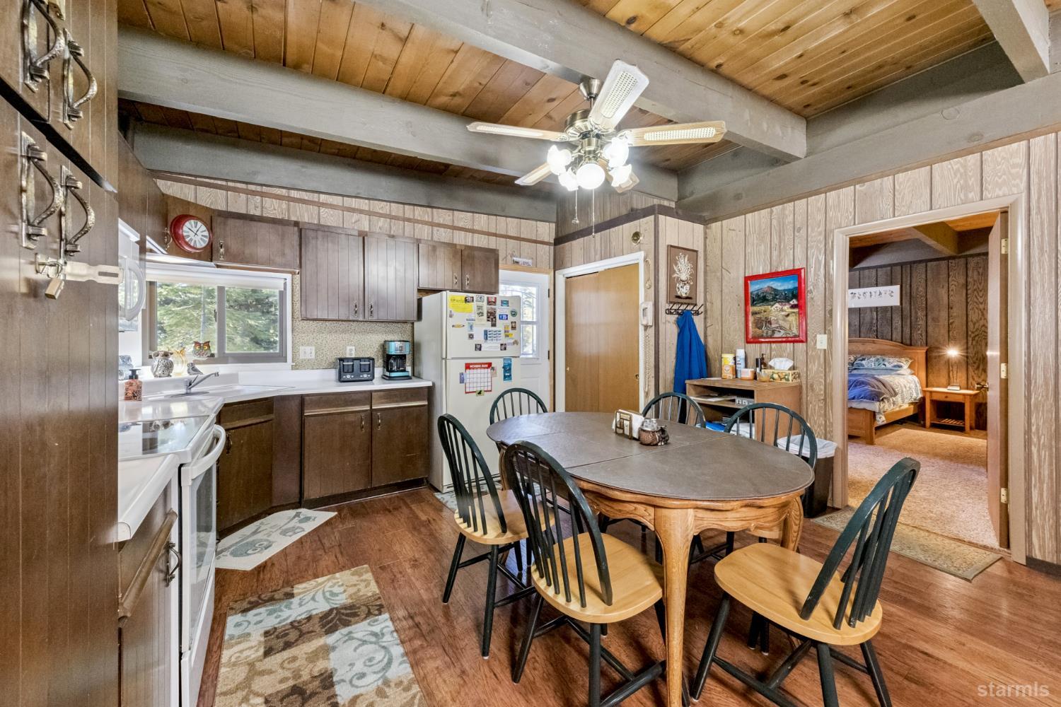 1496 Apple Valley Drive