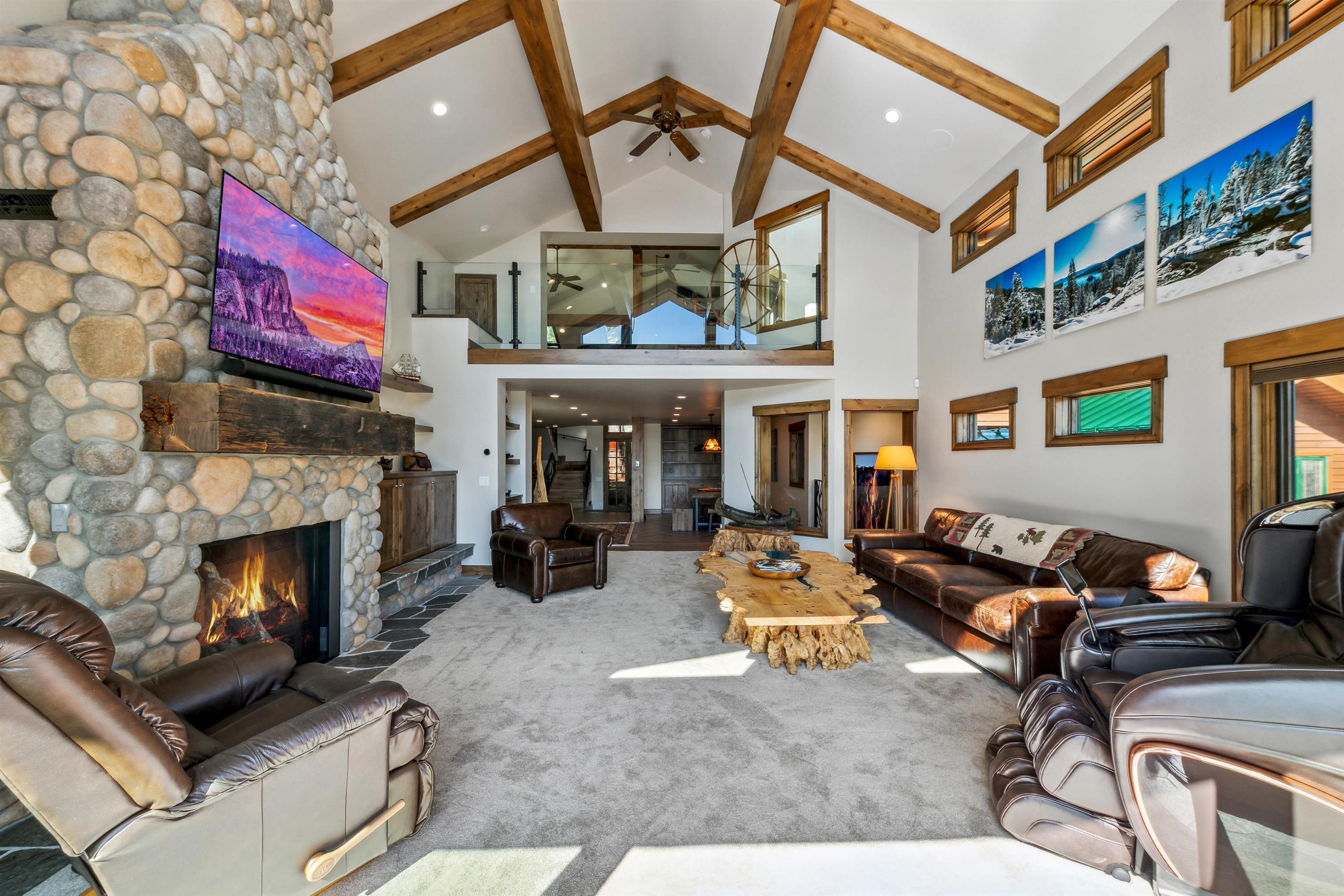 9702 North Lake Boulevard