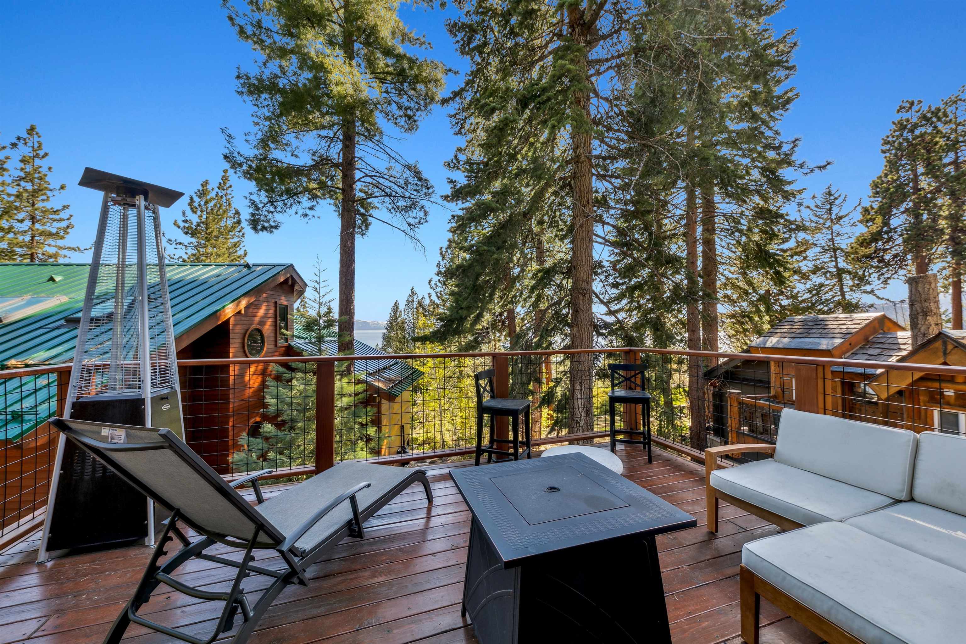 9702 North Lake Boulevard