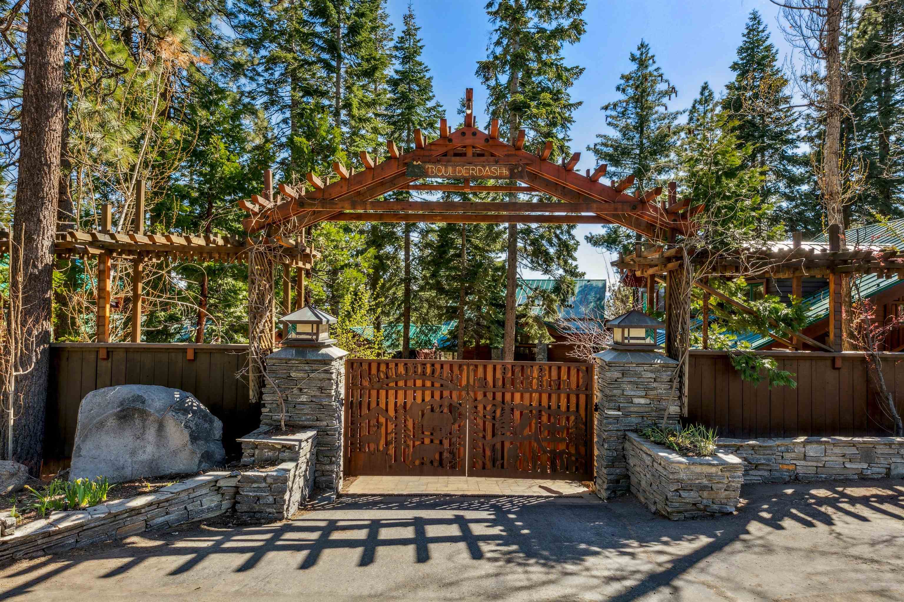 9702 North Lake Boulevard