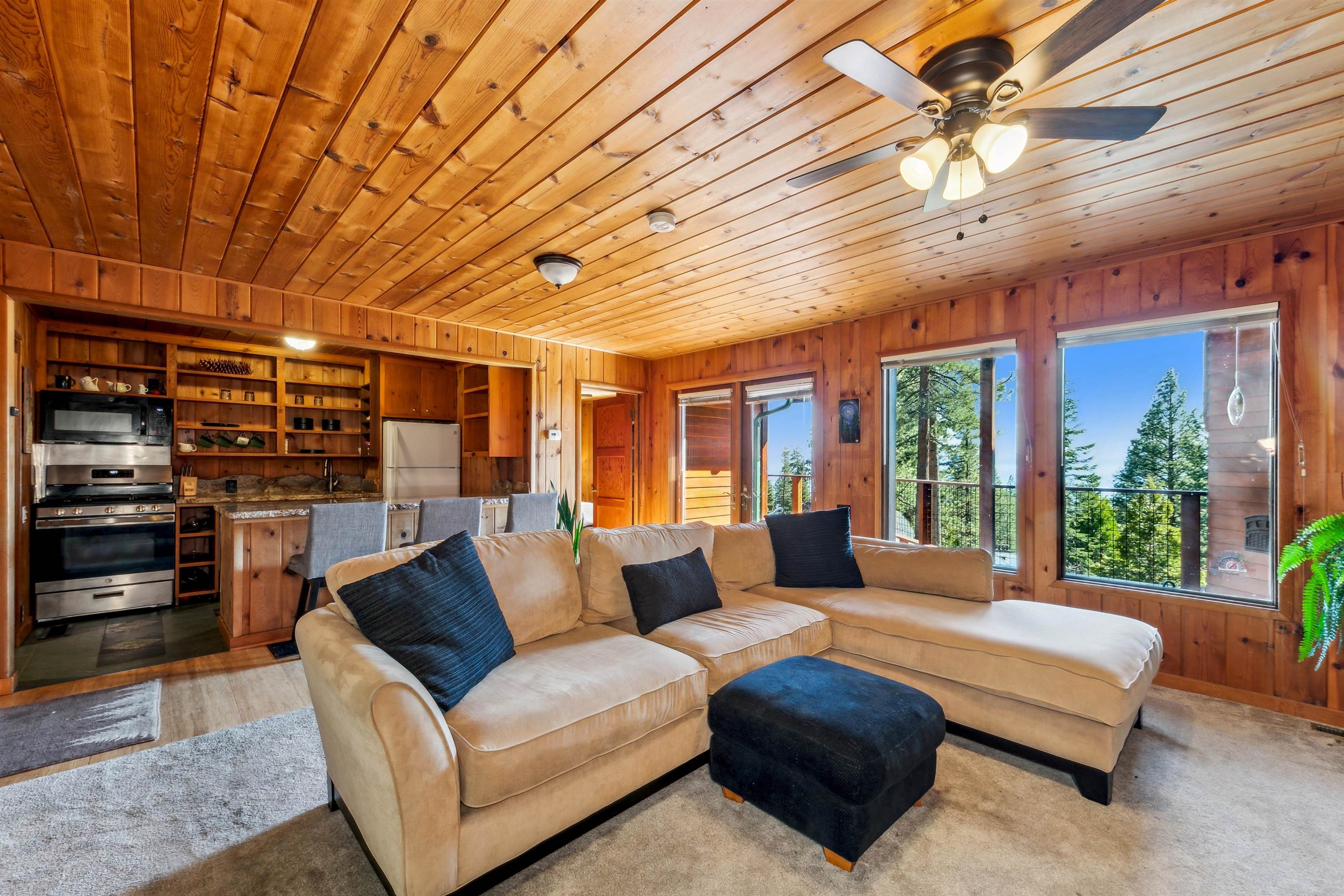 9702 North Lake Boulevard