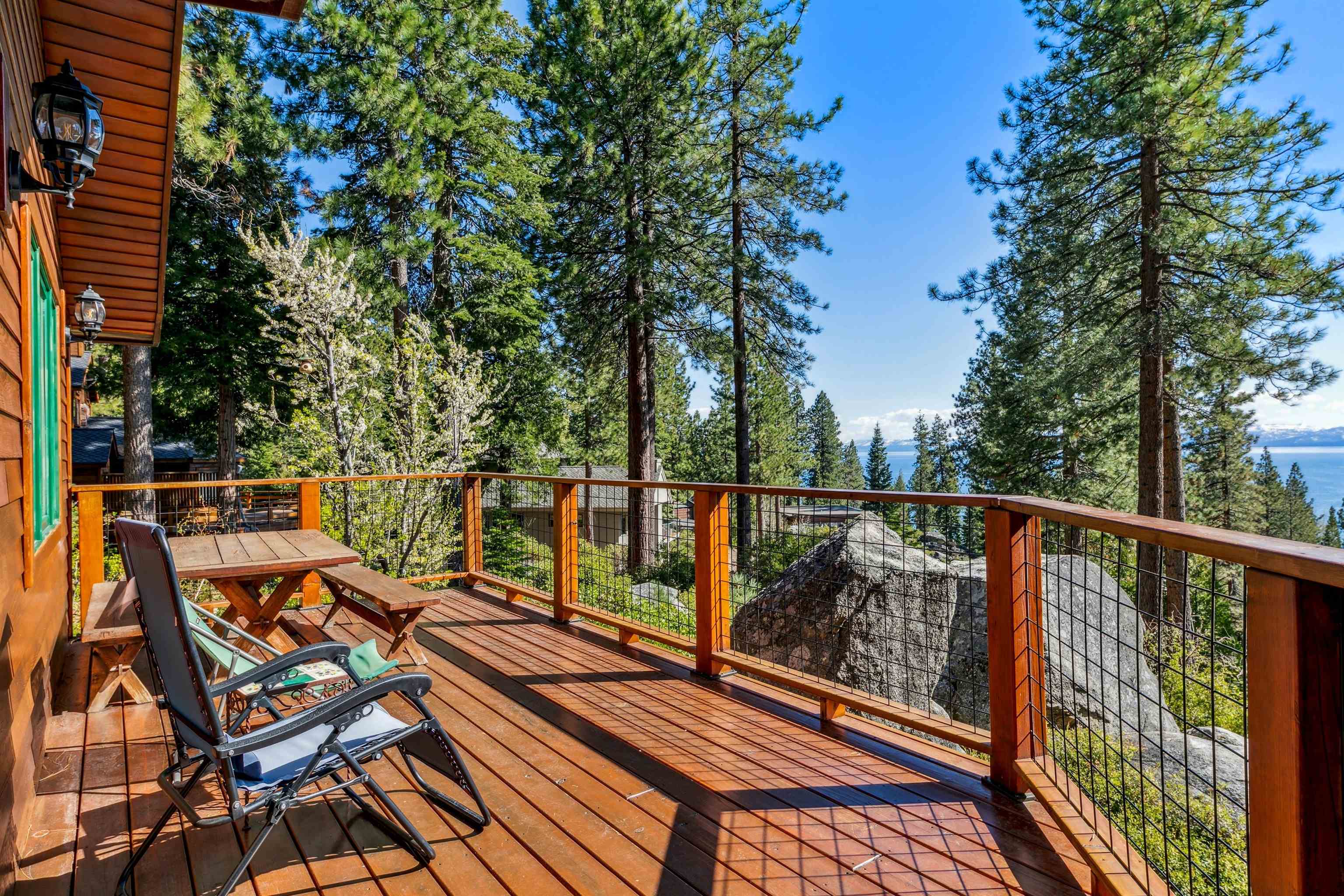 9702 North Lake Boulevard