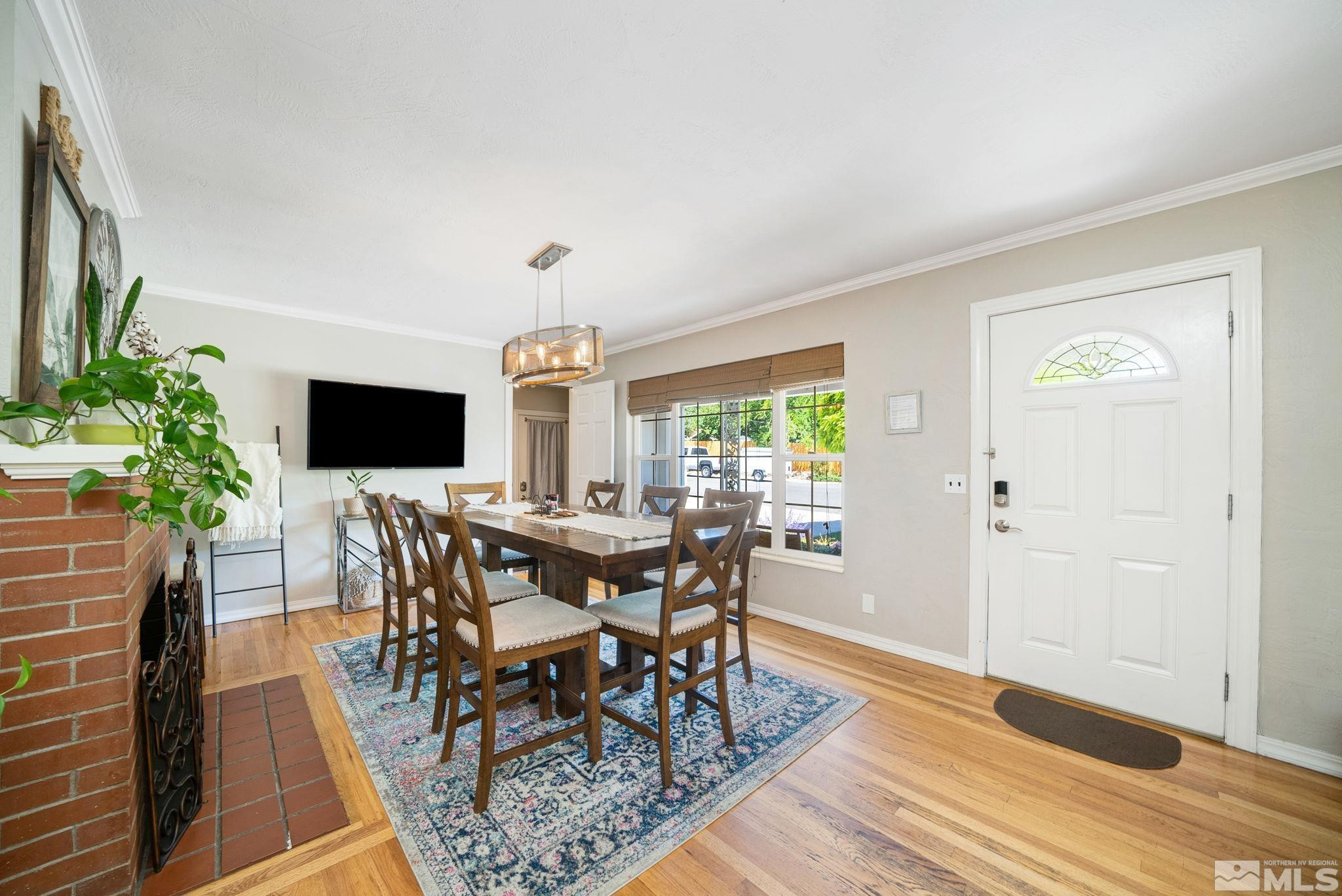 350 Glenmanor Drive