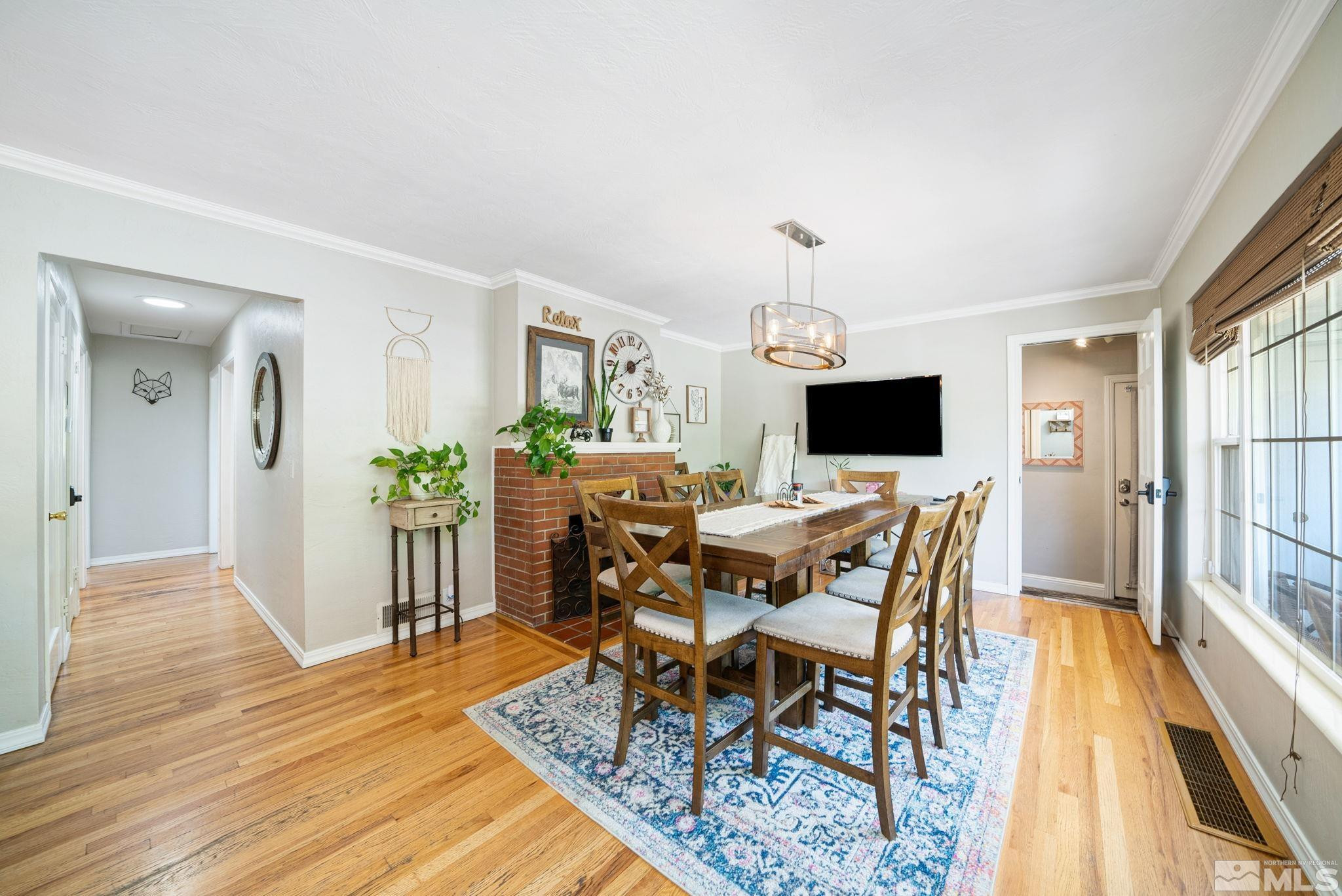 350 Glenmanor Drive