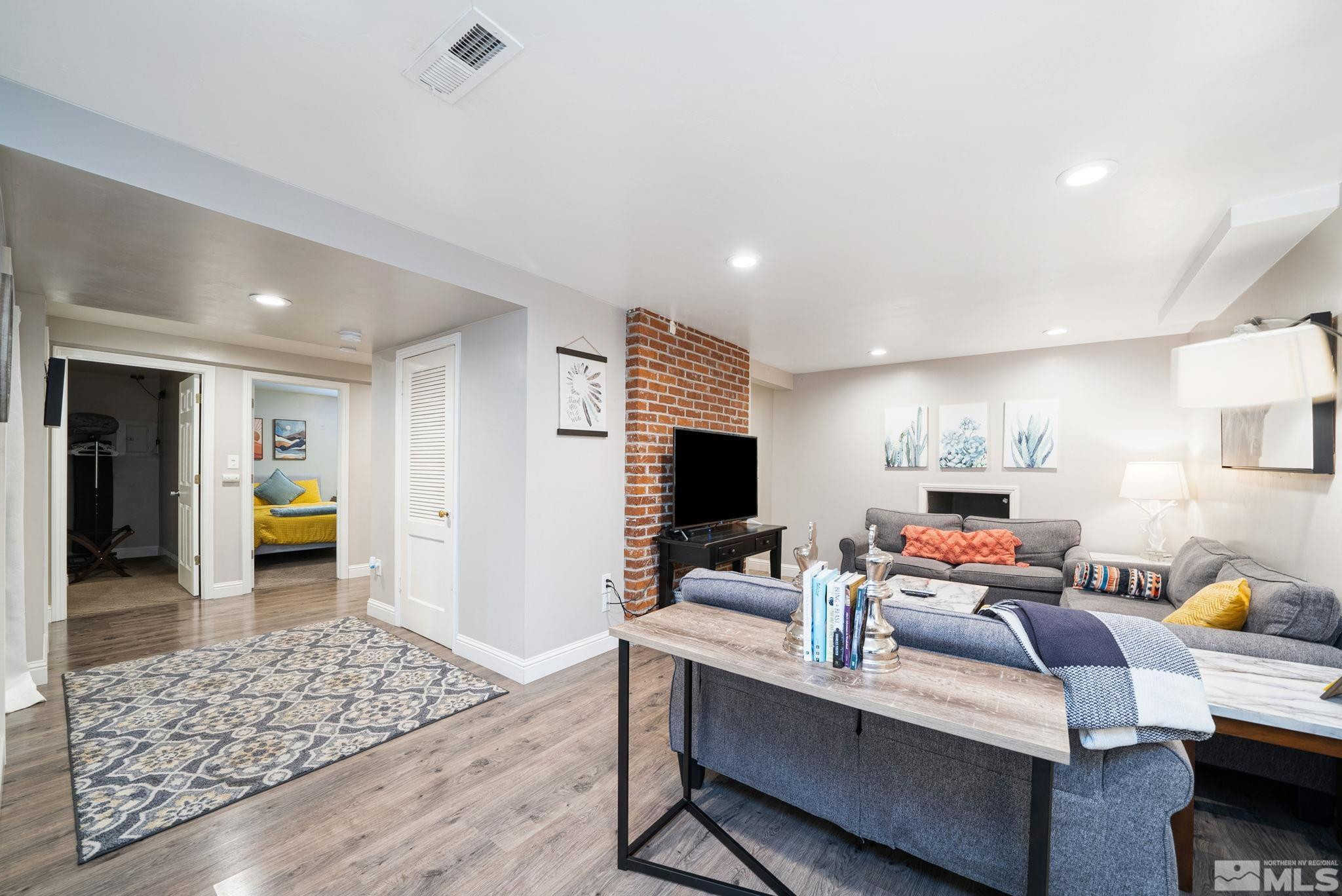 350 Glenmanor Drive