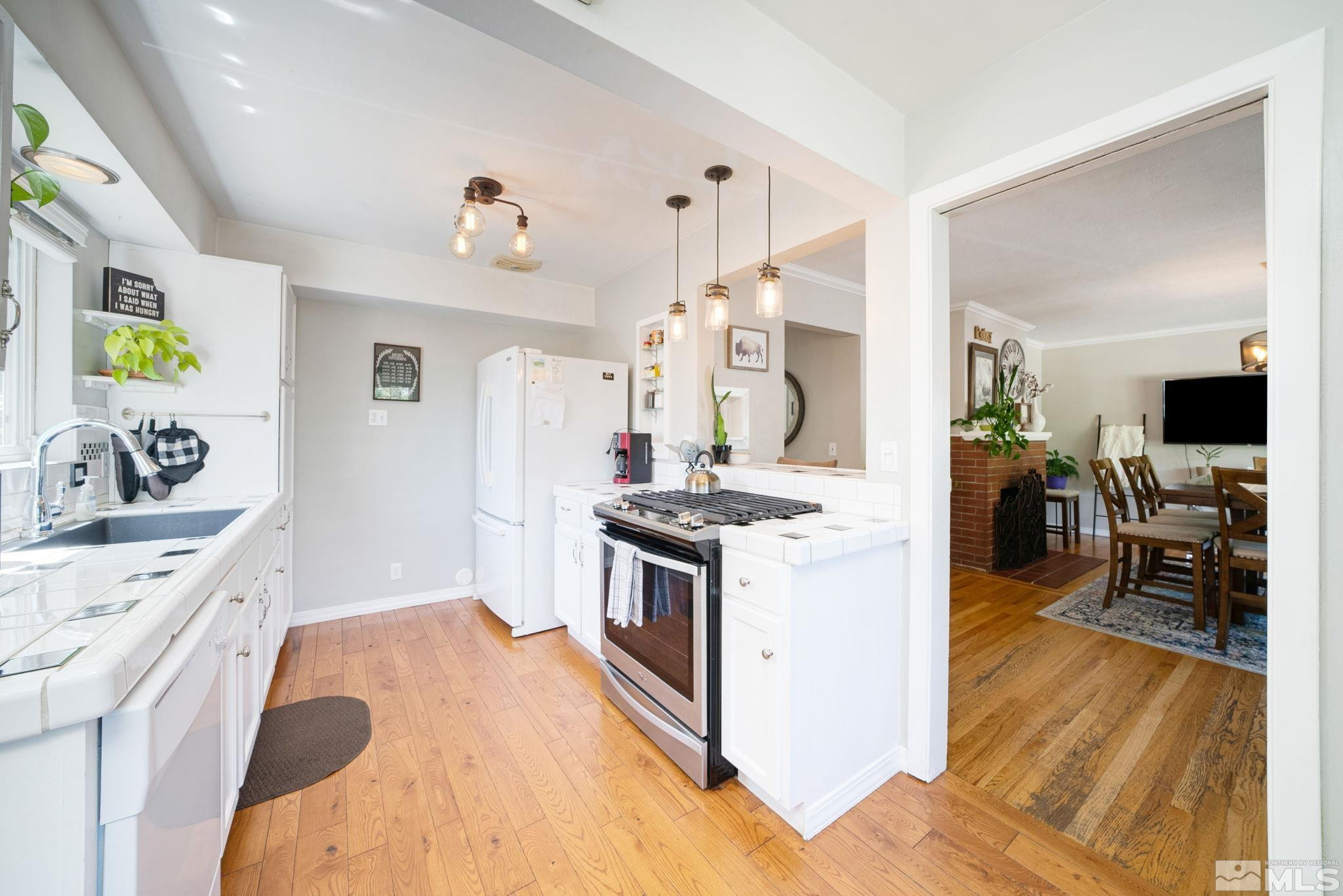 350 Glenmanor Drive