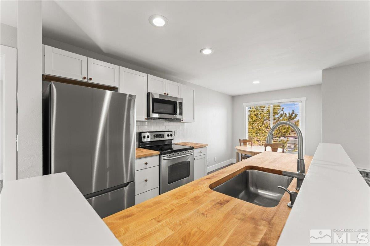 3921 Clear Acre Lane, 174