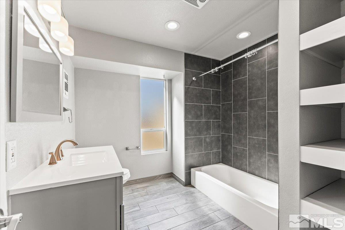 3921 Clear Acre Lane, 174