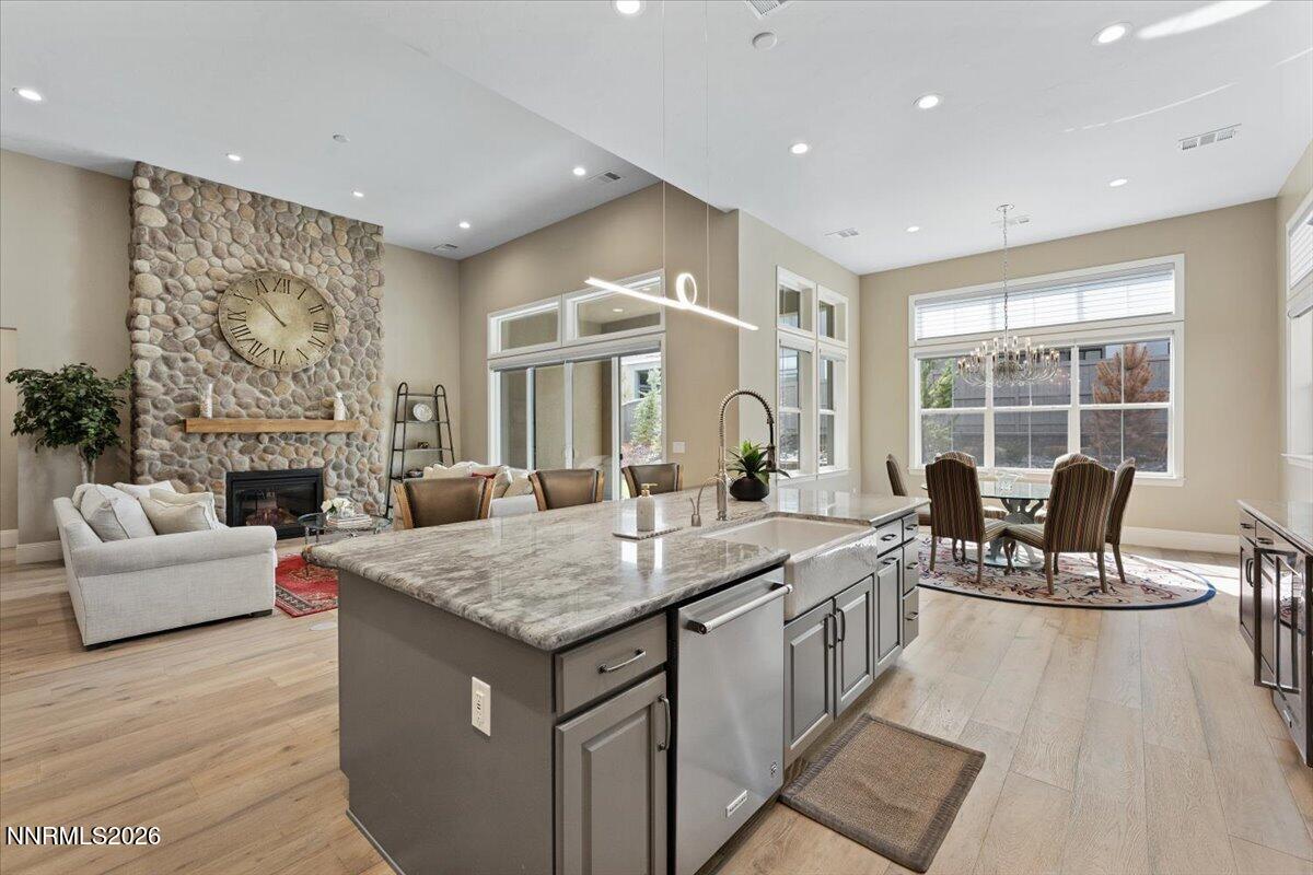 722 W Pleasant Oak Trail