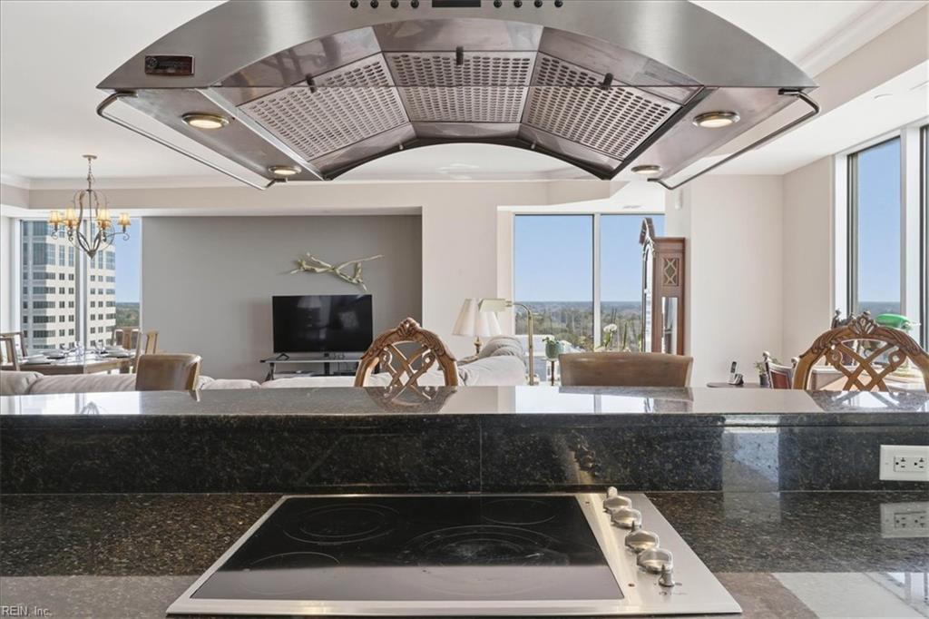 4545 Commerce ST 1904