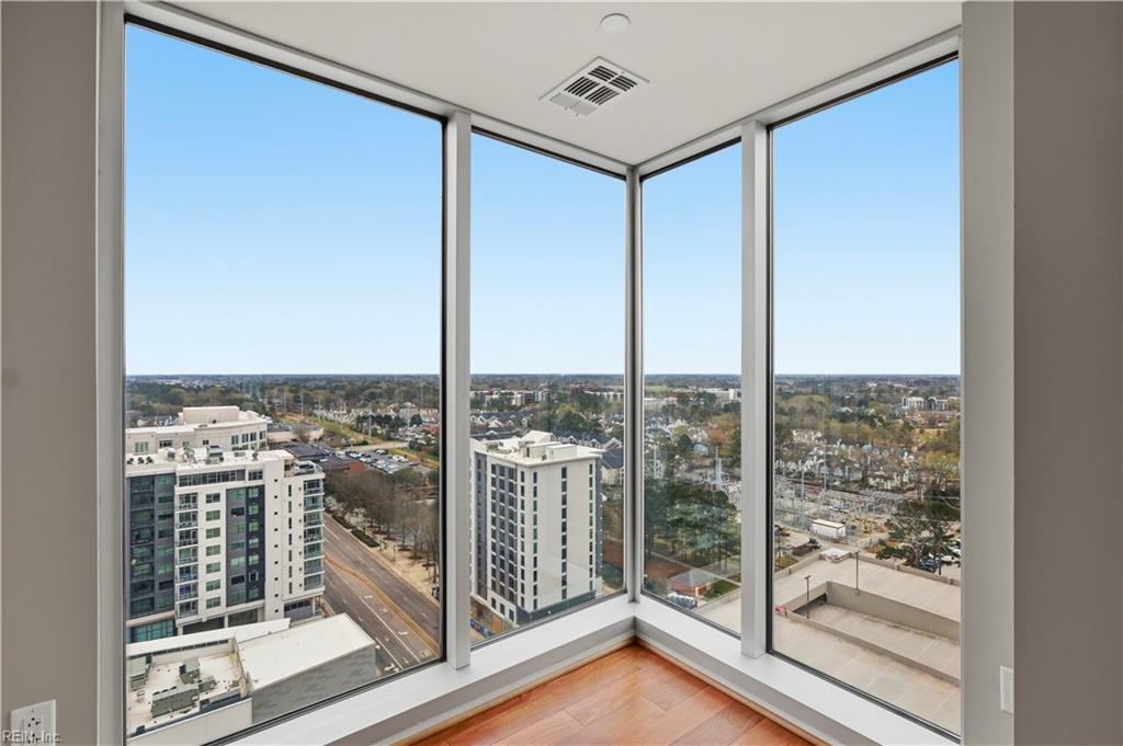 4545 Commerce ST 1904