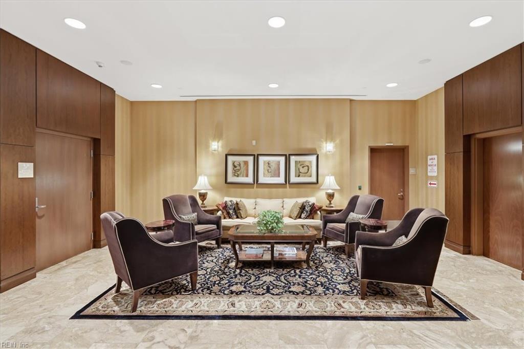 4545 Commerce ST 1904