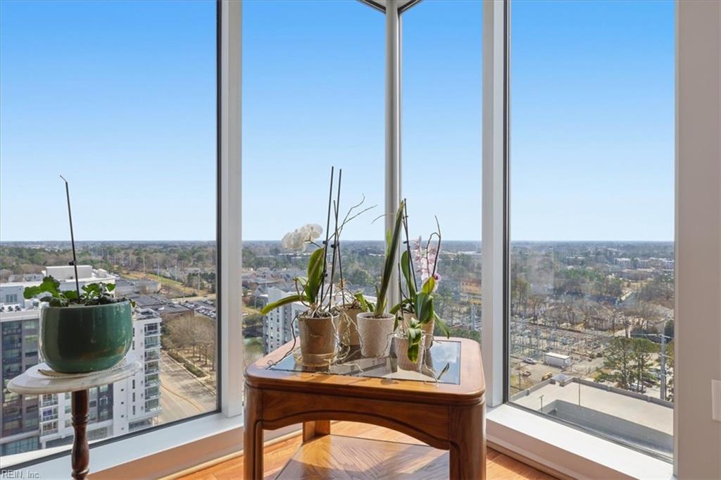 4545 Commerce ST 1904