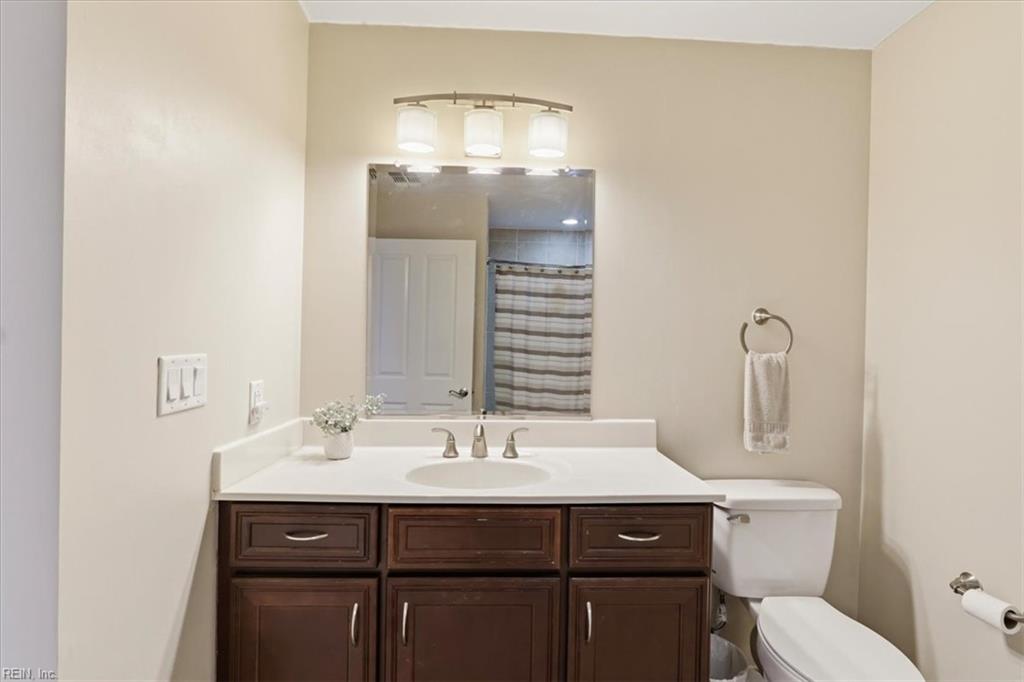 4545 Commerce ST 1904