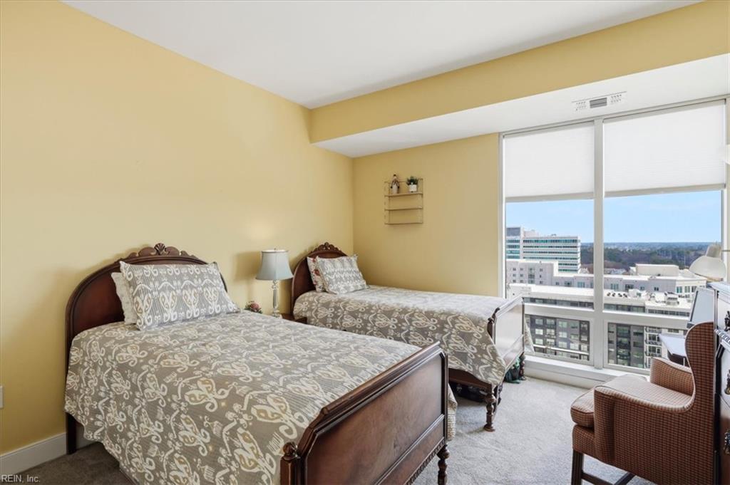 4545 Commerce ST 1904