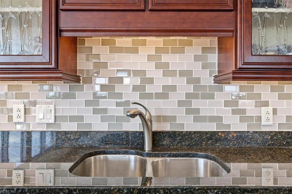 4545 Commerce ST 1904