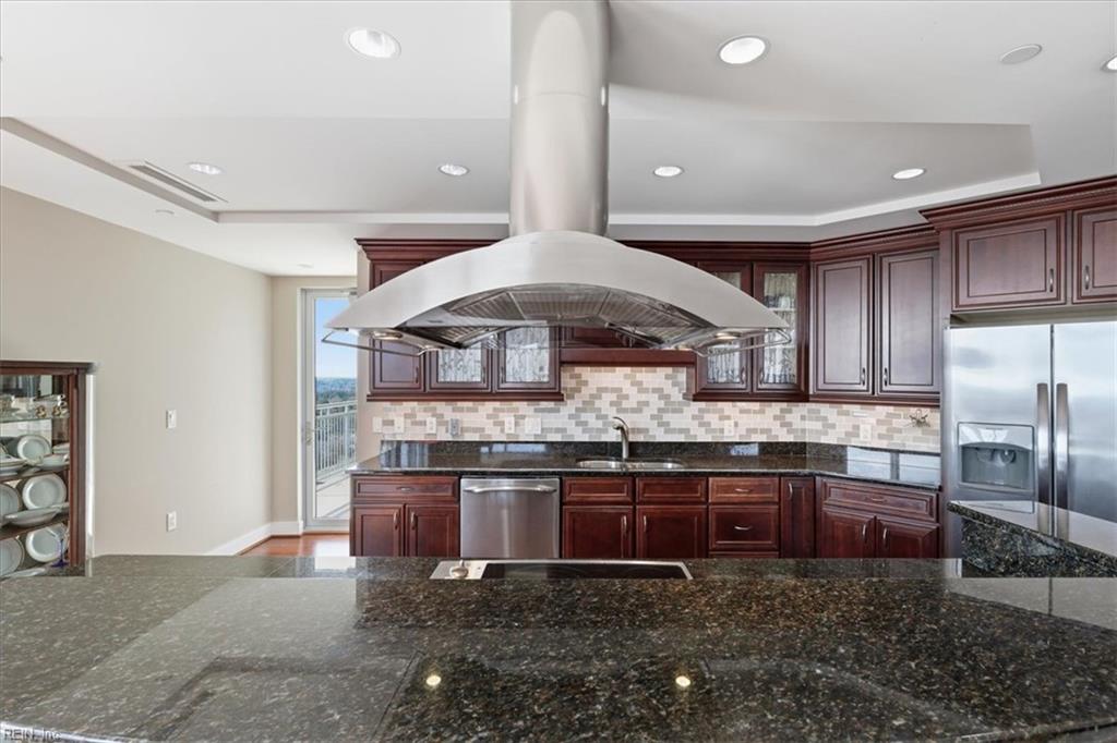 4545 Commerce ST 1904