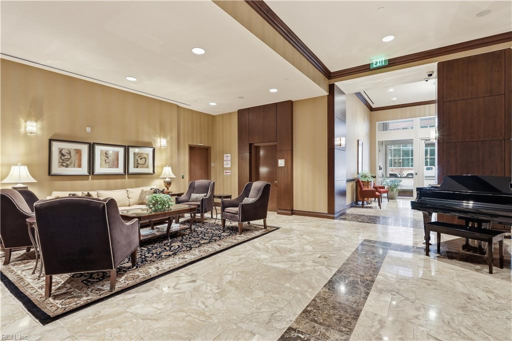 4545 Commerce ST 1904