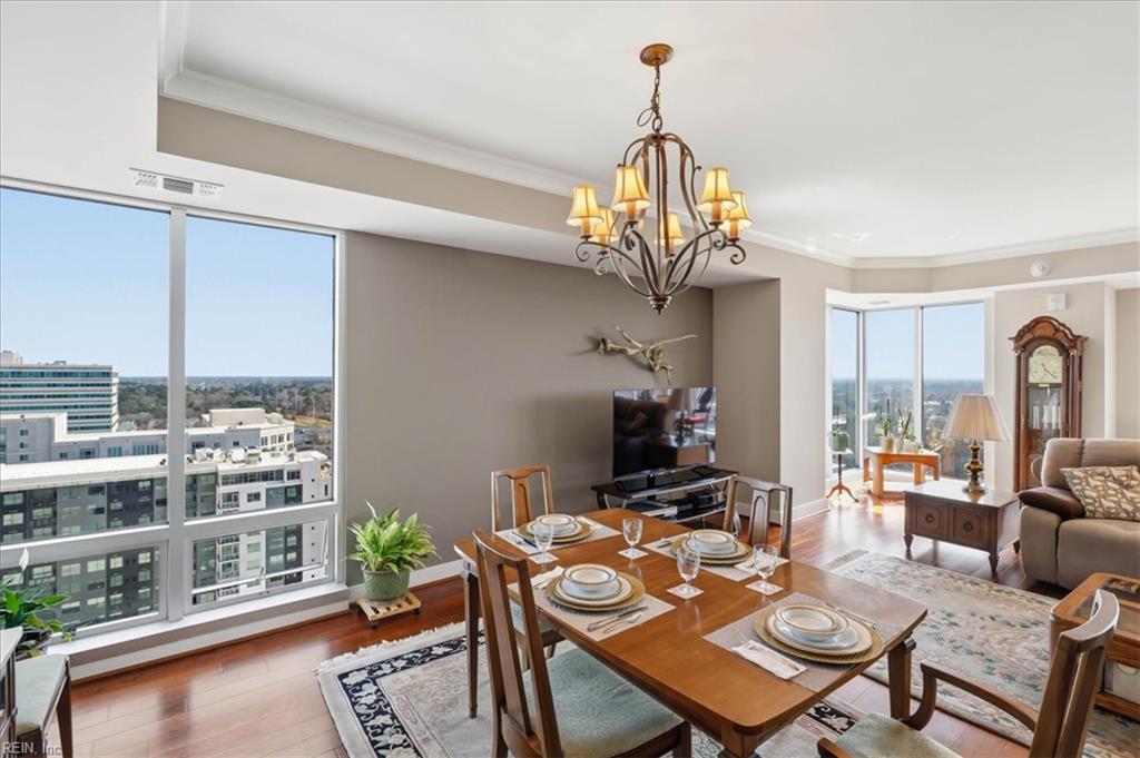 4545 Commerce ST 1904