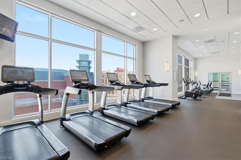 4545 Commerce ST 1904