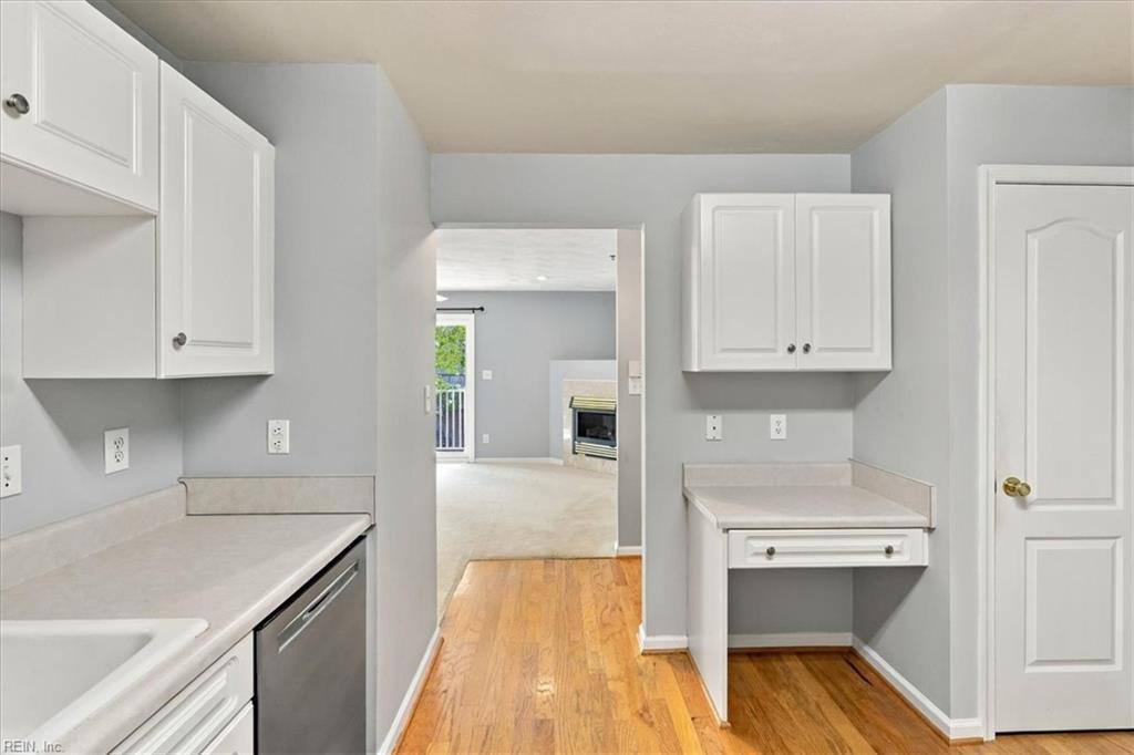 2221 Lesner CRES #202