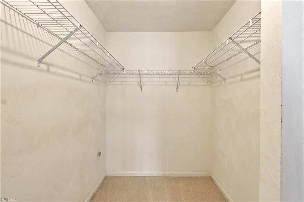 2221 Lesner CRES #202