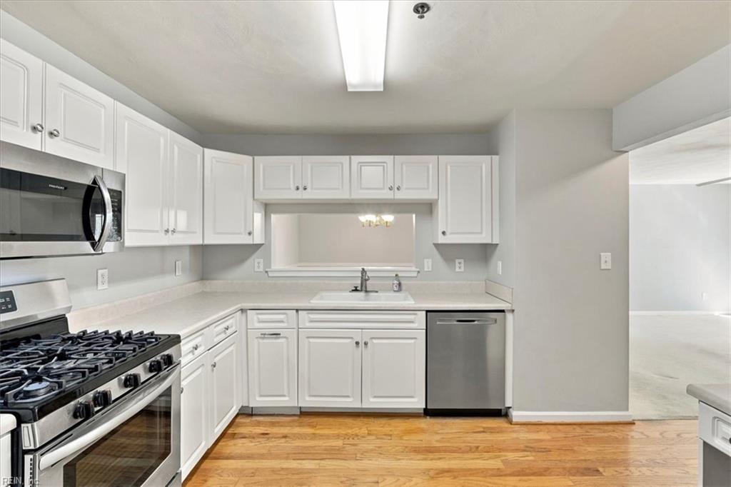2221 Lesner CRES #202