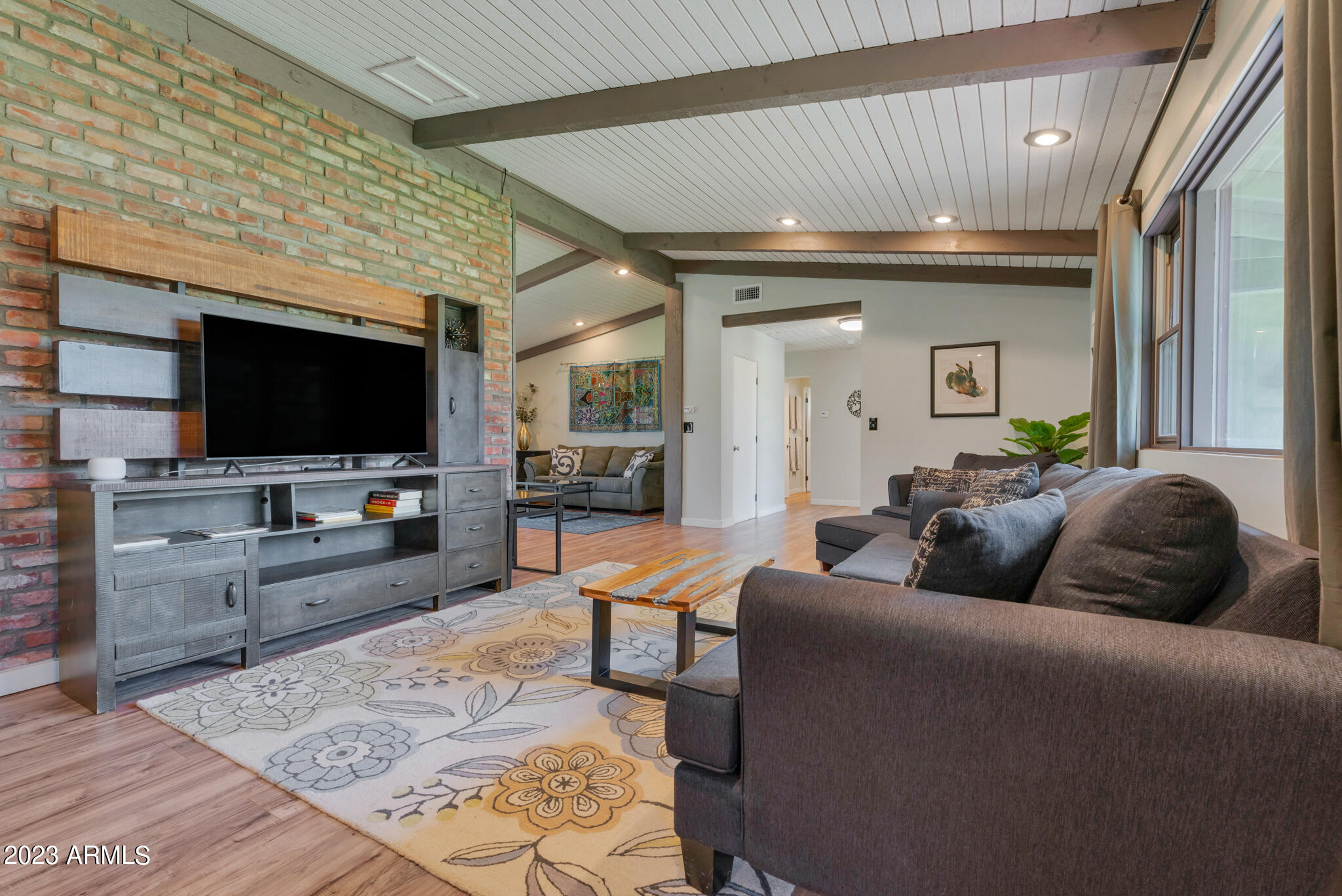 1775 S SUGARLOAF Road