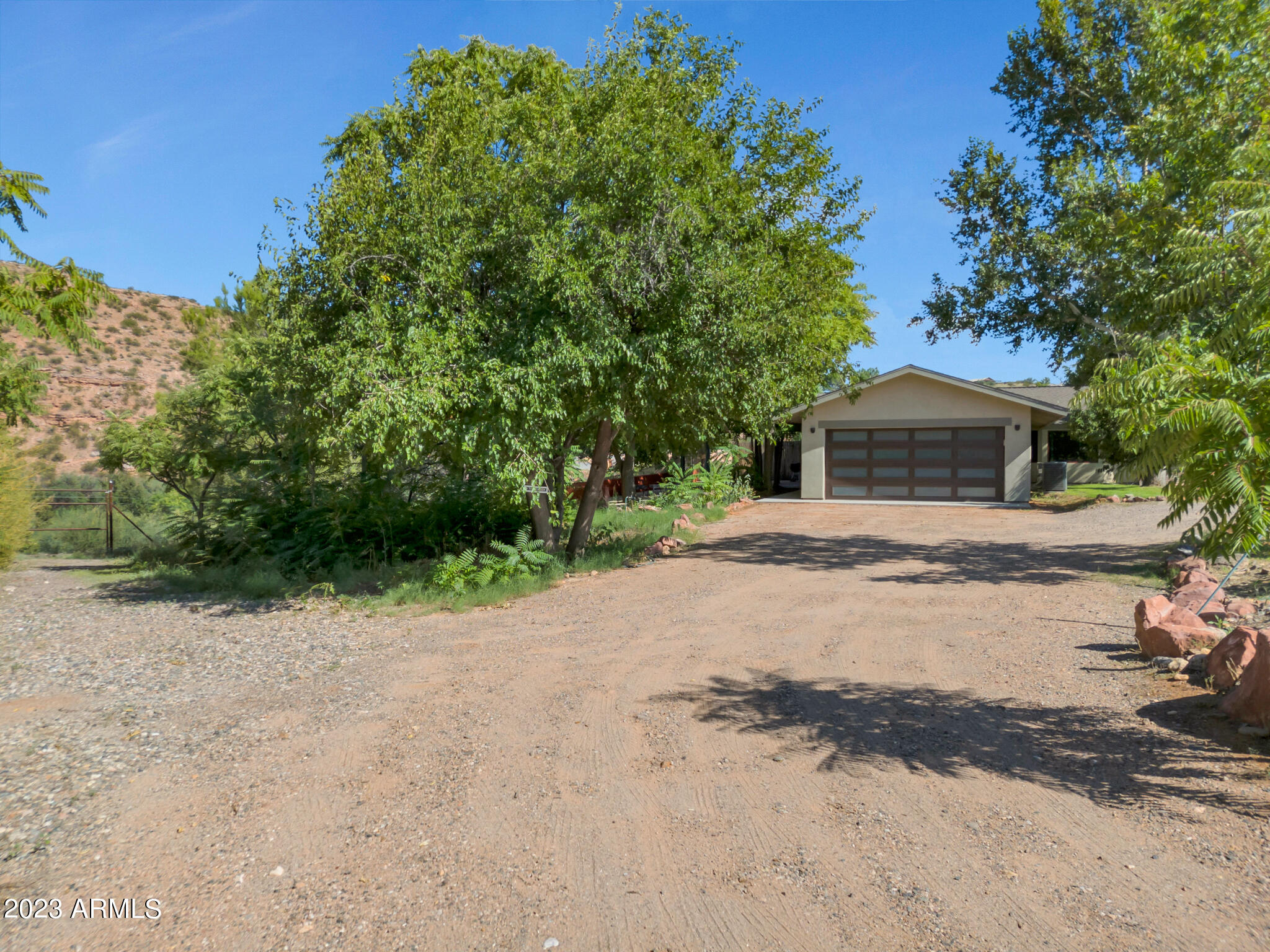 1775 S SUGARLOAF Road