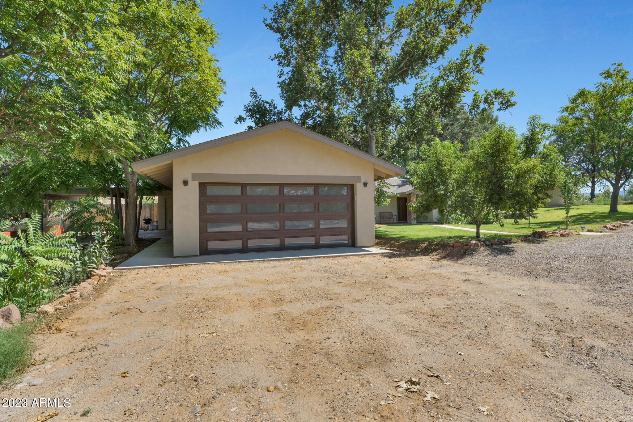 1775 S SUGARLOAF Road