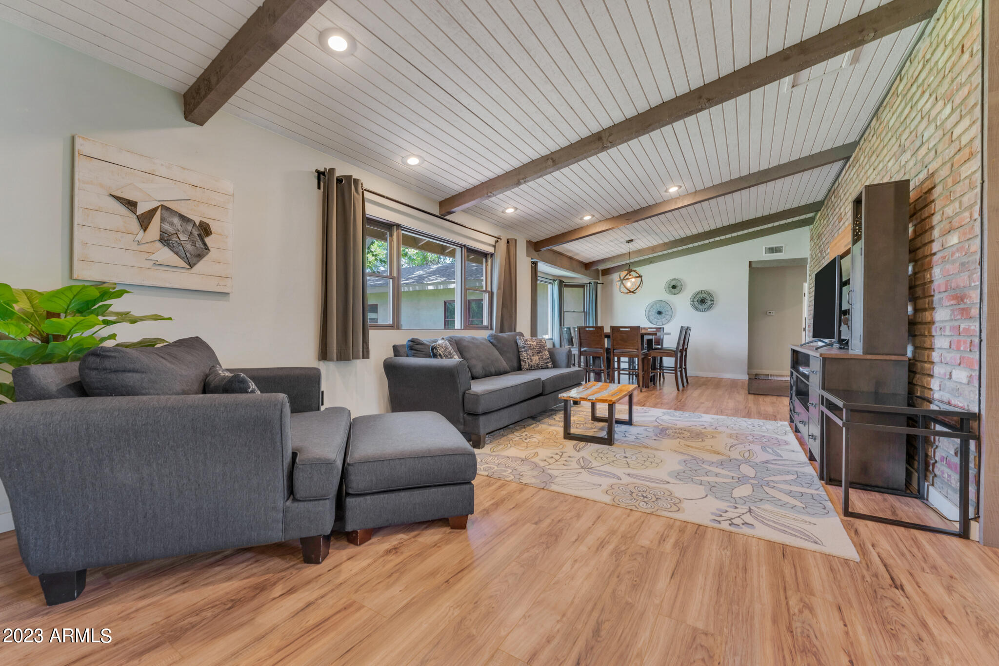 1775 S SUGARLOAF Road