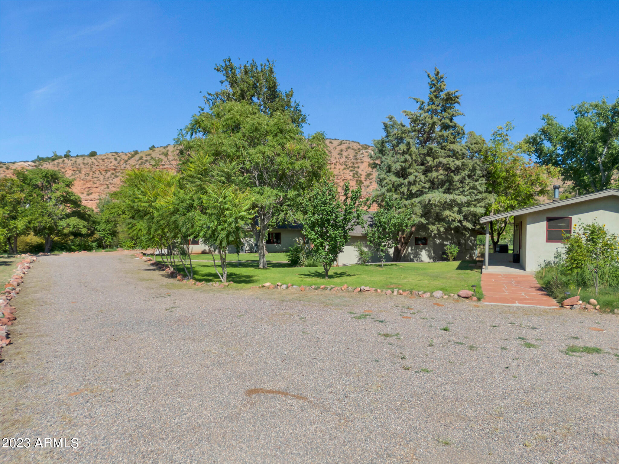 1775 S SUGARLOAF Road