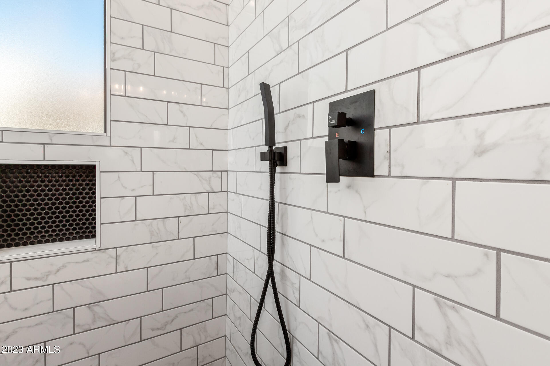 1522 E SIERRA Street