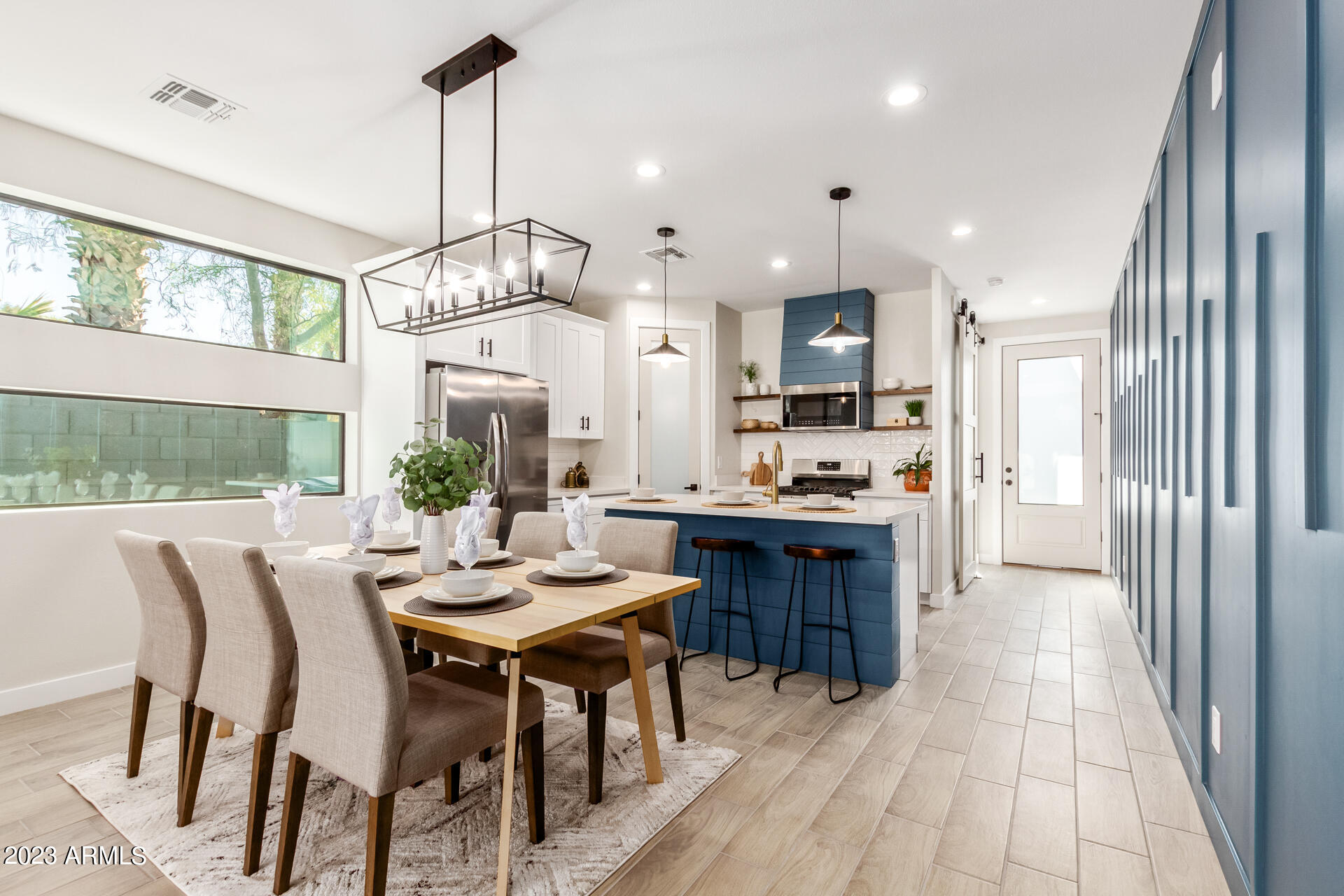 1522 E SIERRA Street