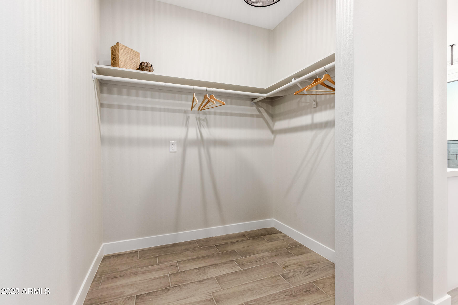 1522 E SIERRA Street