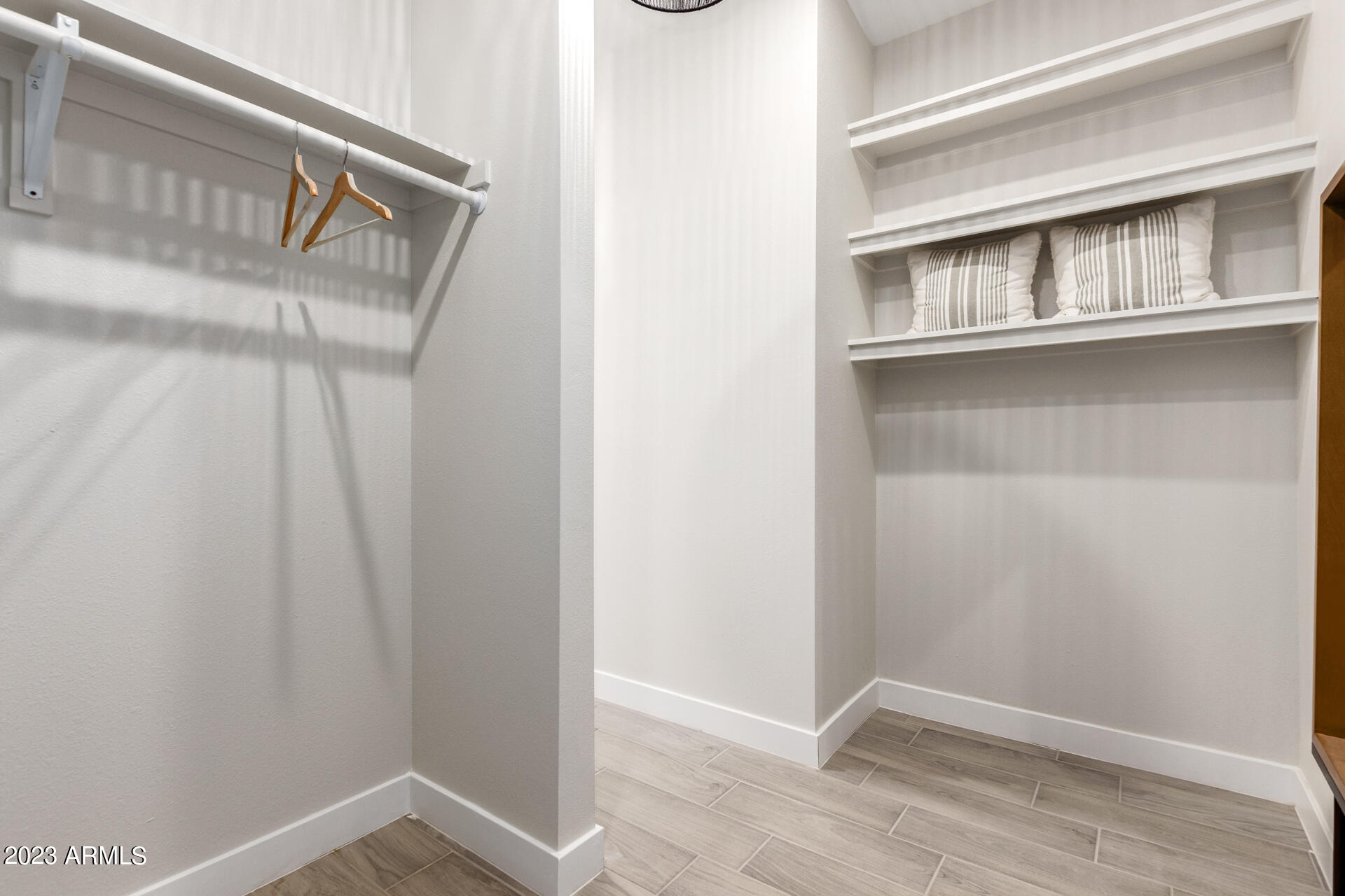 1522 E SIERRA Street