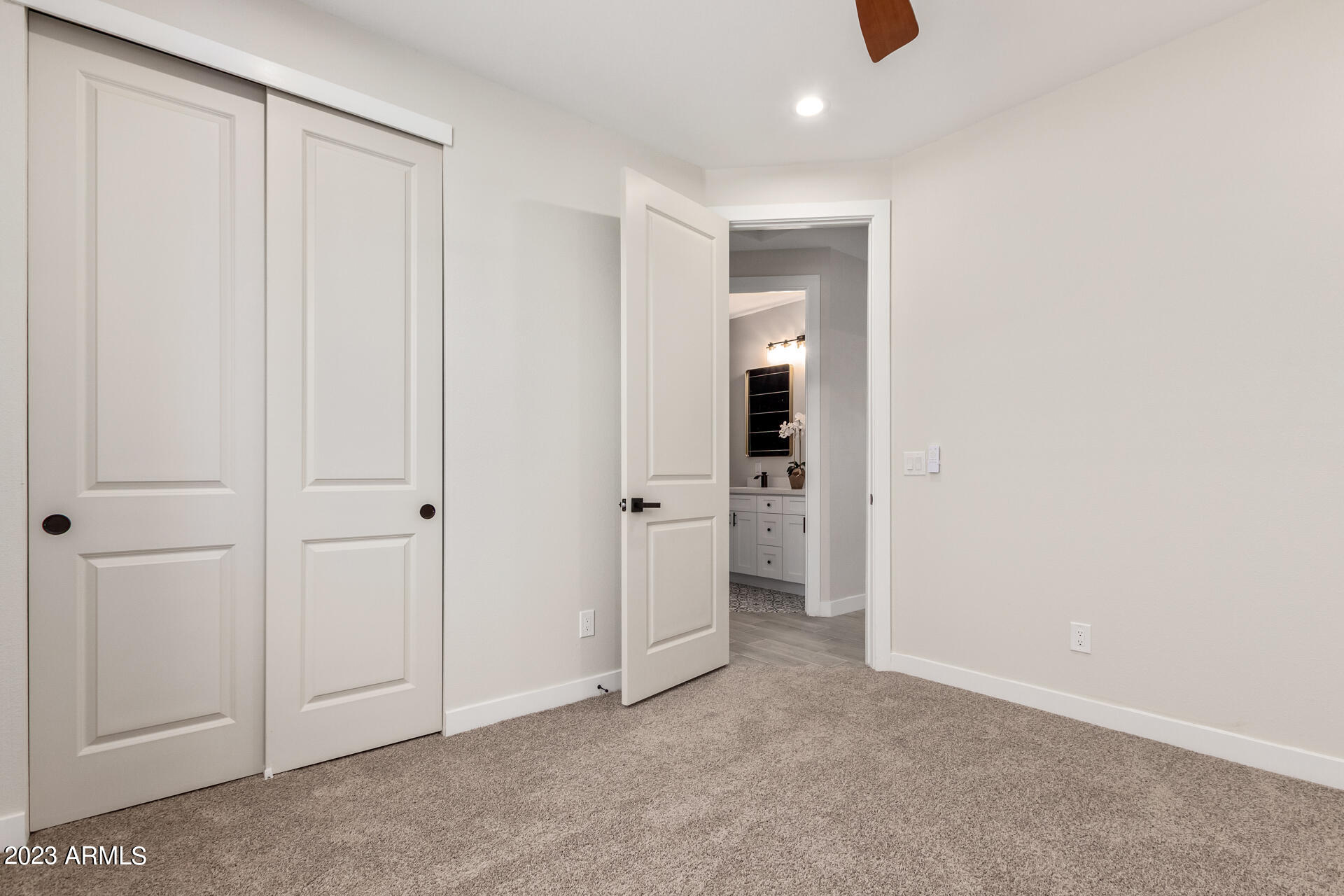 1522 E SIERRA Street