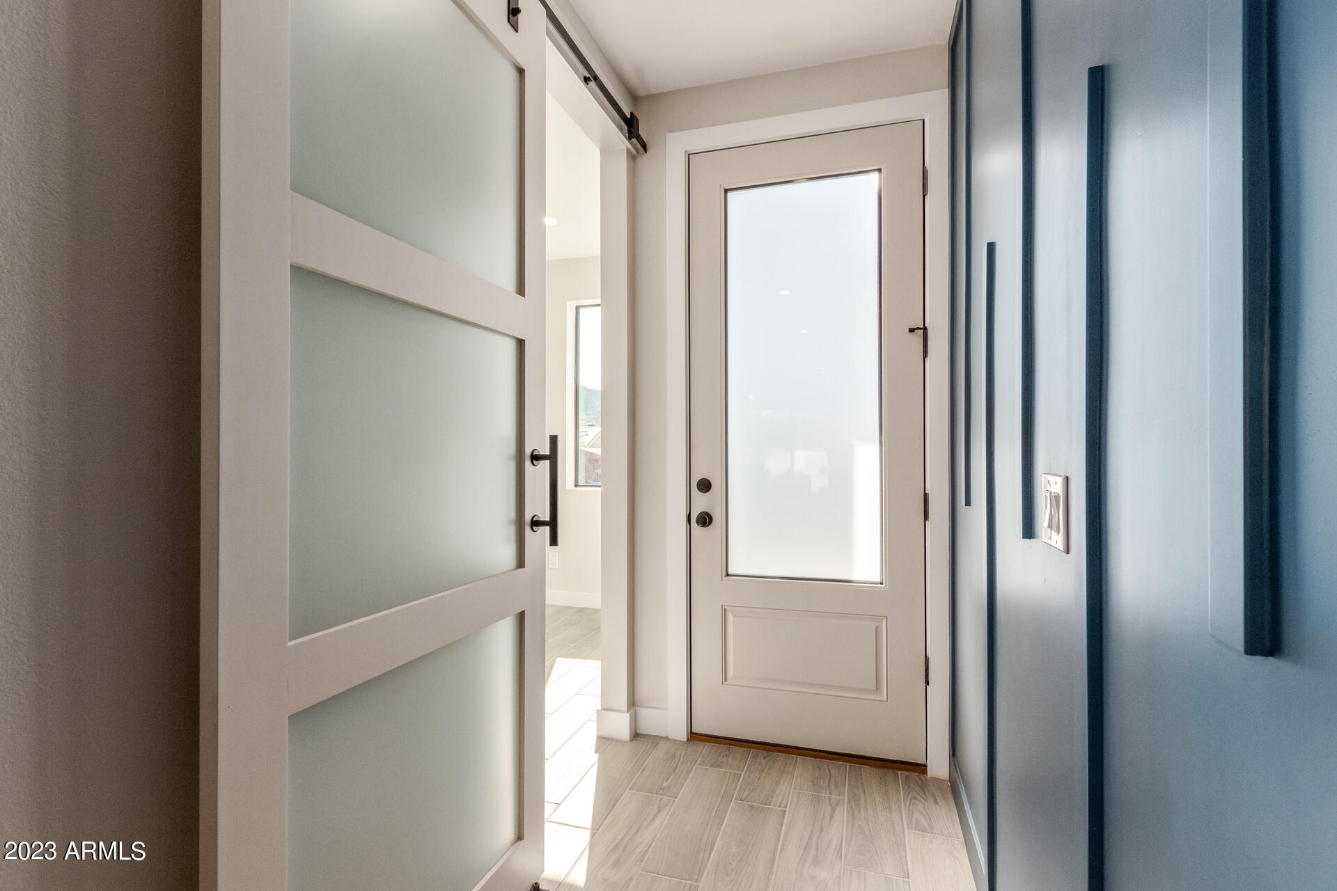 1522 E SIERRA Street