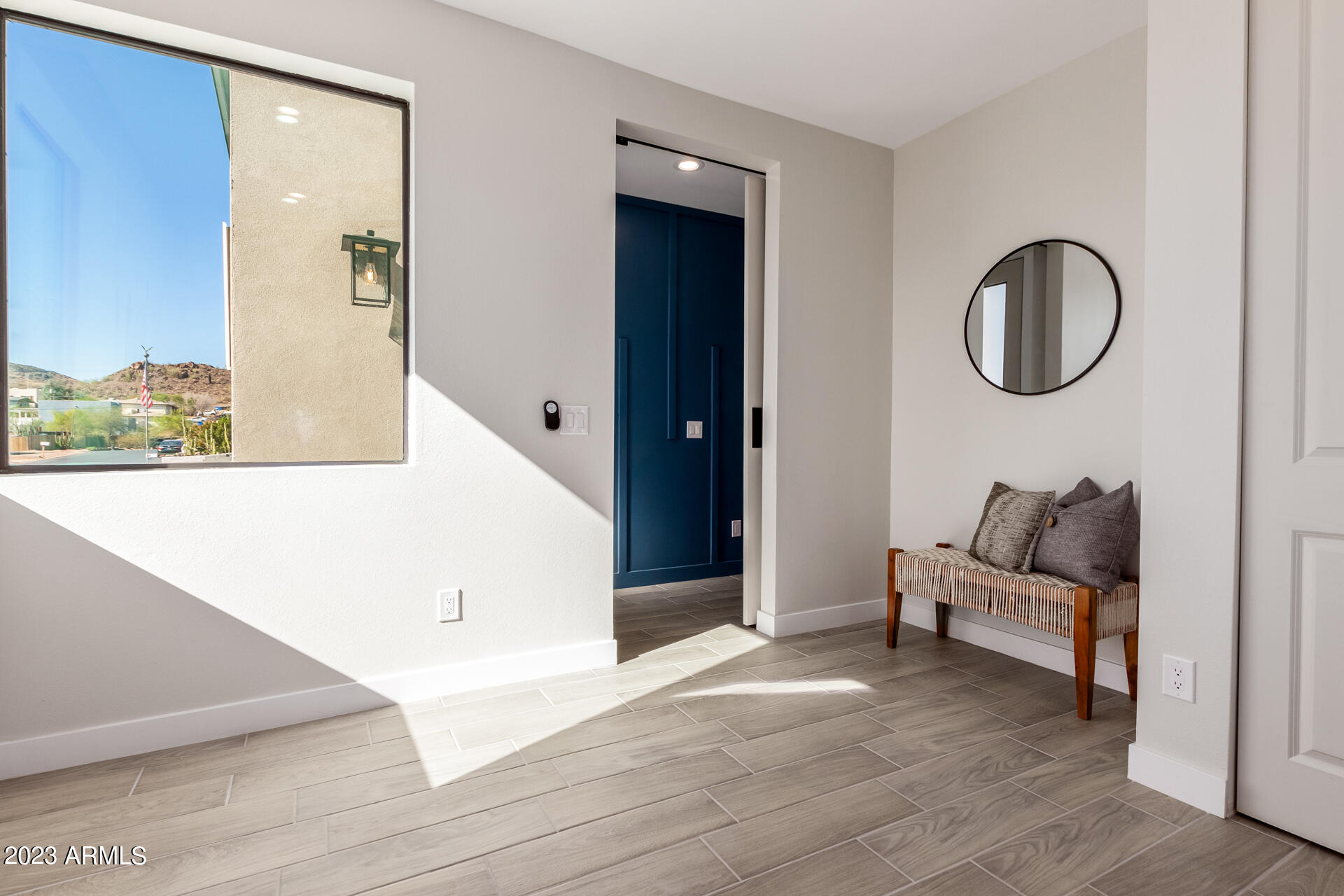 1522 E SIERRA Street