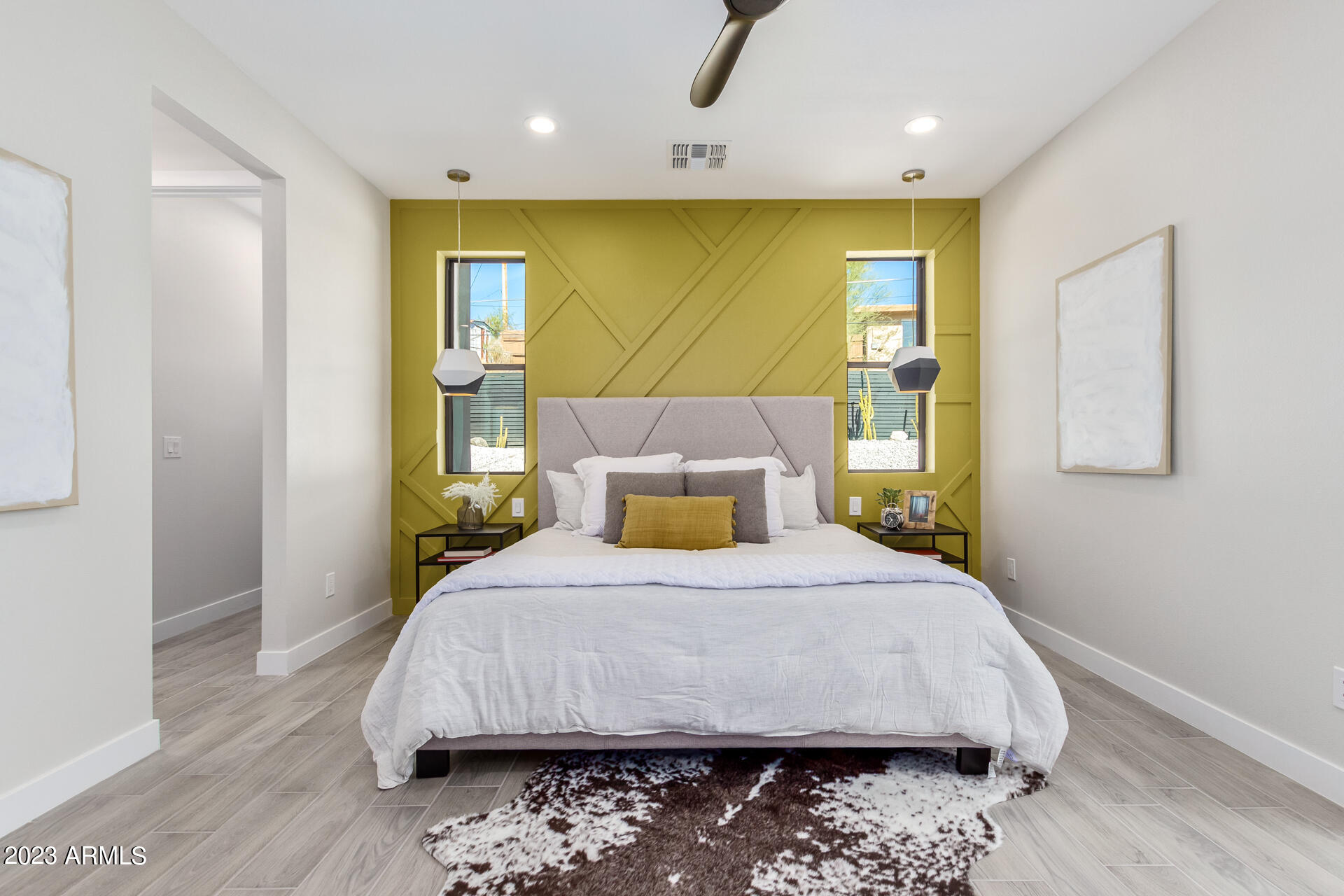 1522 E SIERRA Street