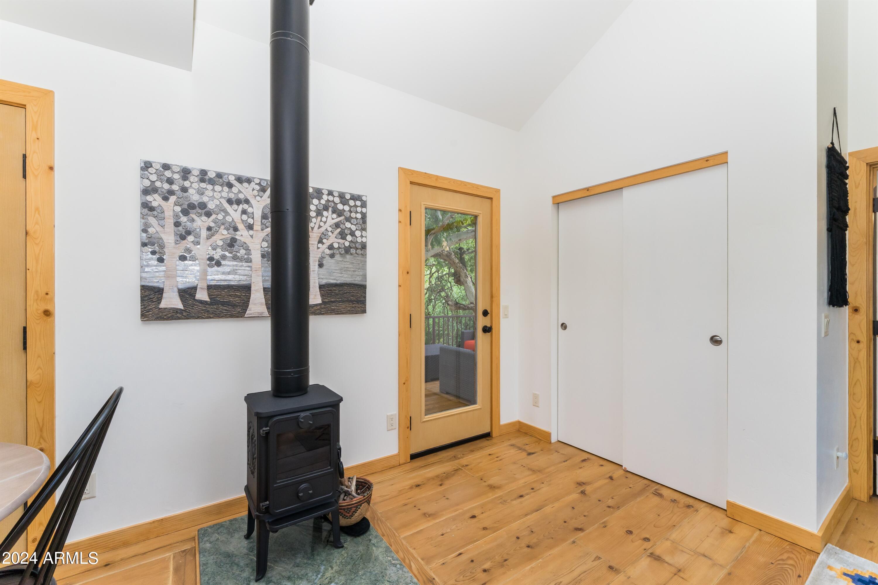 4 N FARM CIRCLE Road