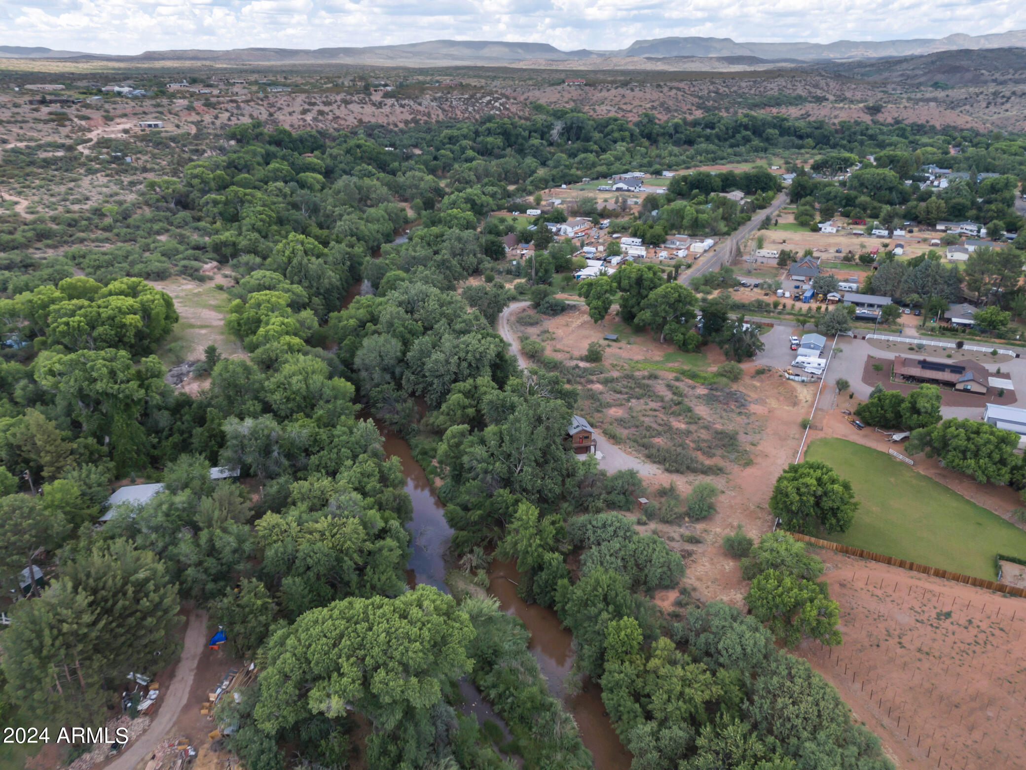 4 N FARM CIRCLE Road