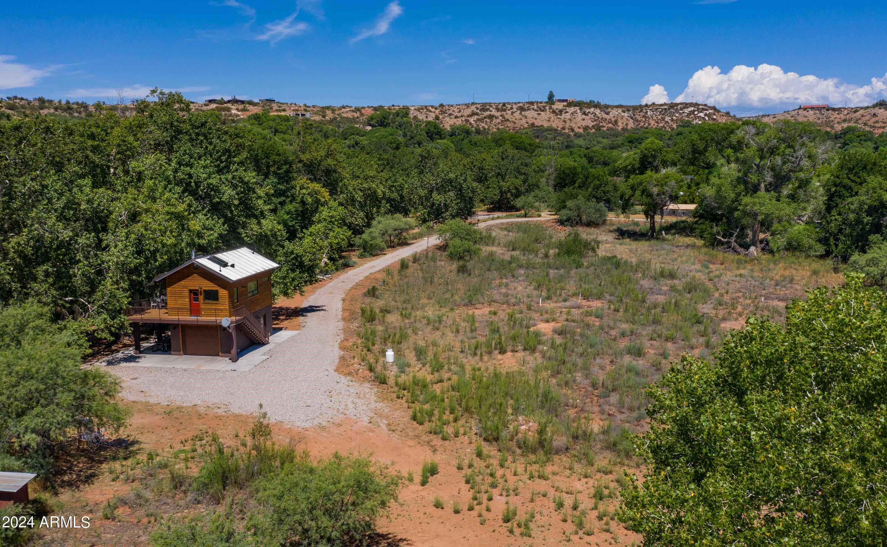 4 N FARM CIRCLE Road