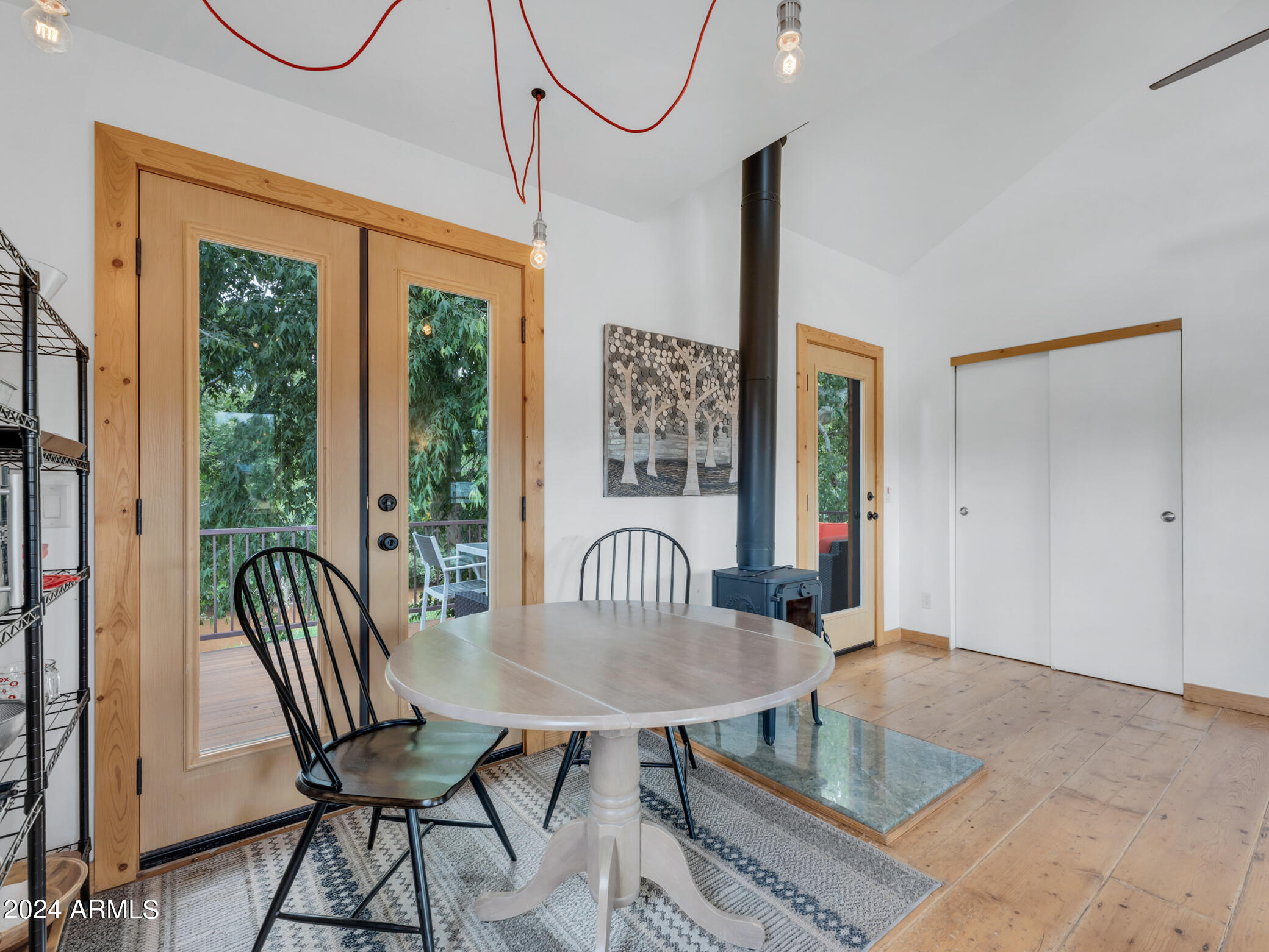 4 N FARM CIRCLE Road