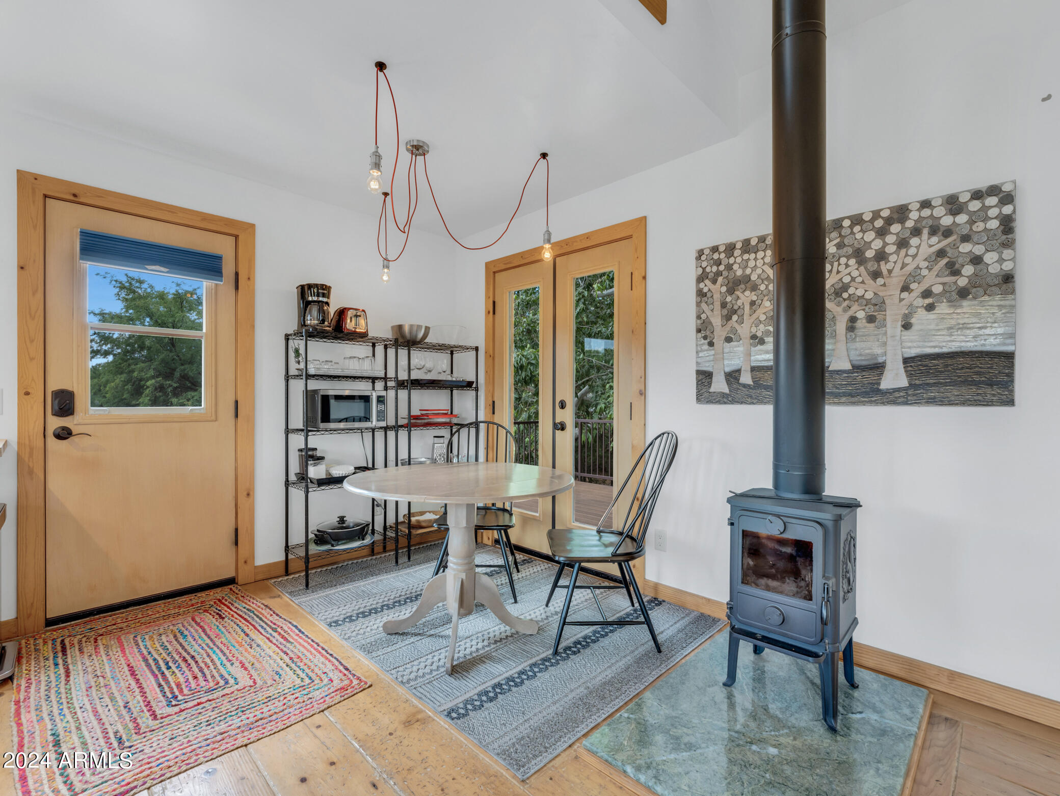 4 N FARM CIRCLE Road