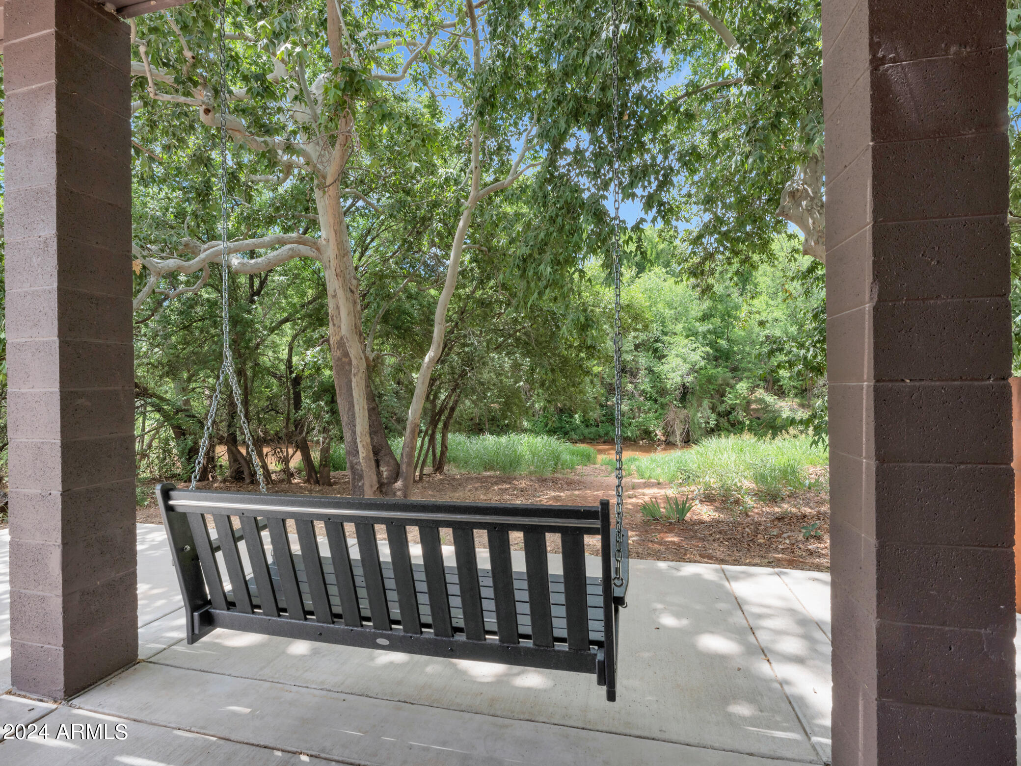 4 N FARM CIRCLE Road