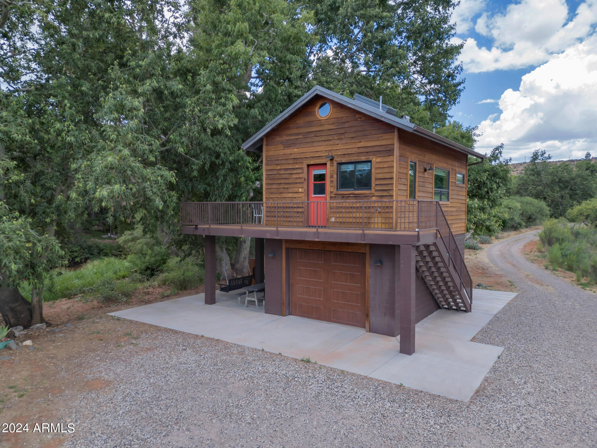 4 N FARM CIRCLE Road