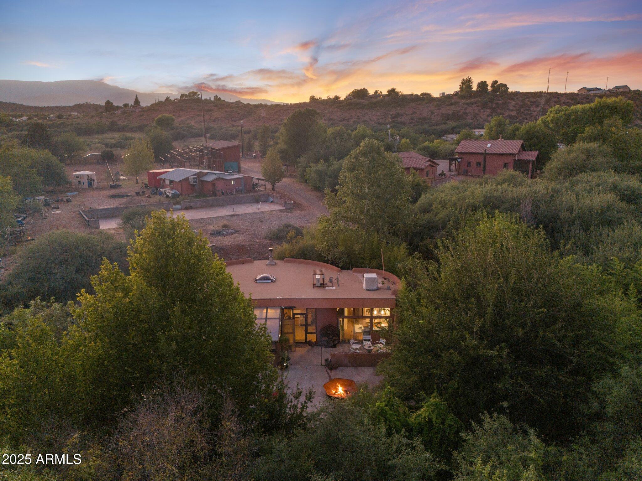 1733 S SUGARLOAF Road